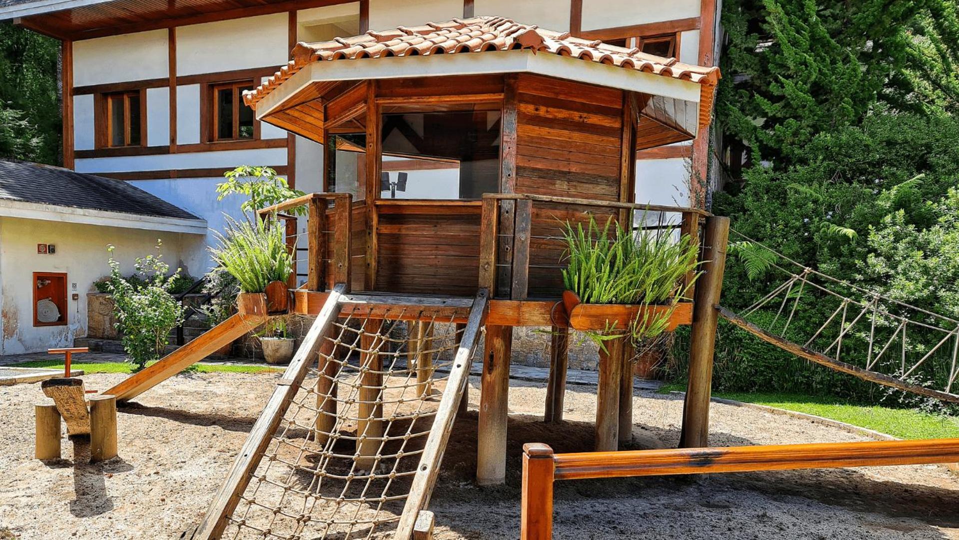 Dúplex Luxo com Piscina Aquecida, Lareira e Wifi