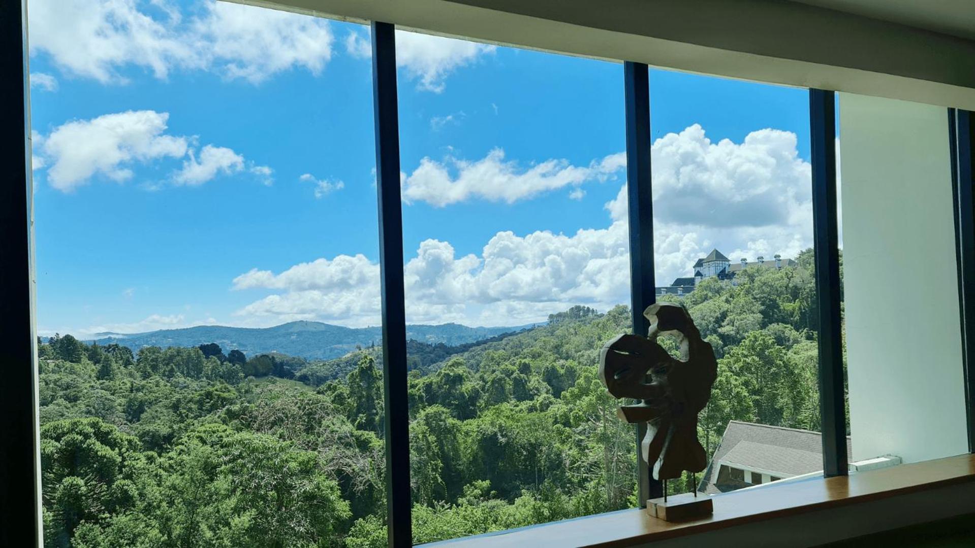 Dúplex Luxo com Piscina Aquecida, Lareira e Wifi