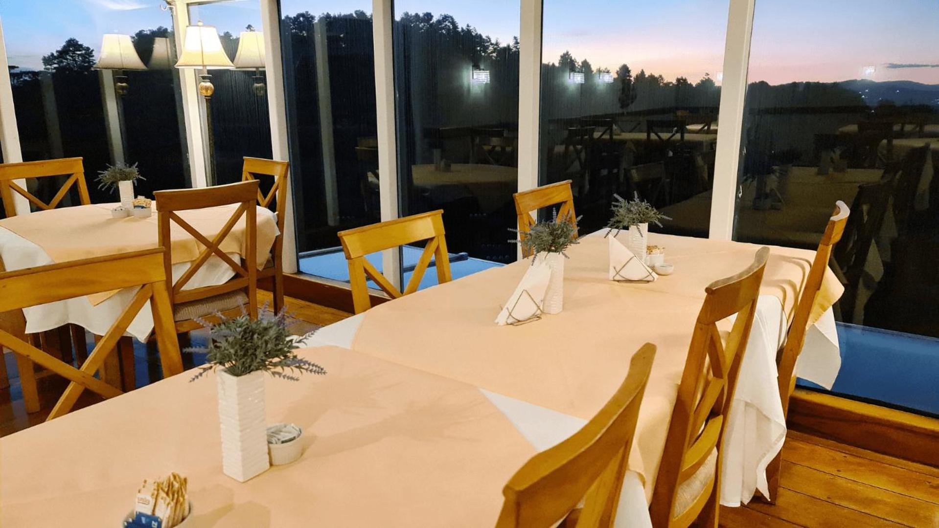 Dúplex Luxo com Piscina Aquecida, Lareira e Wifi