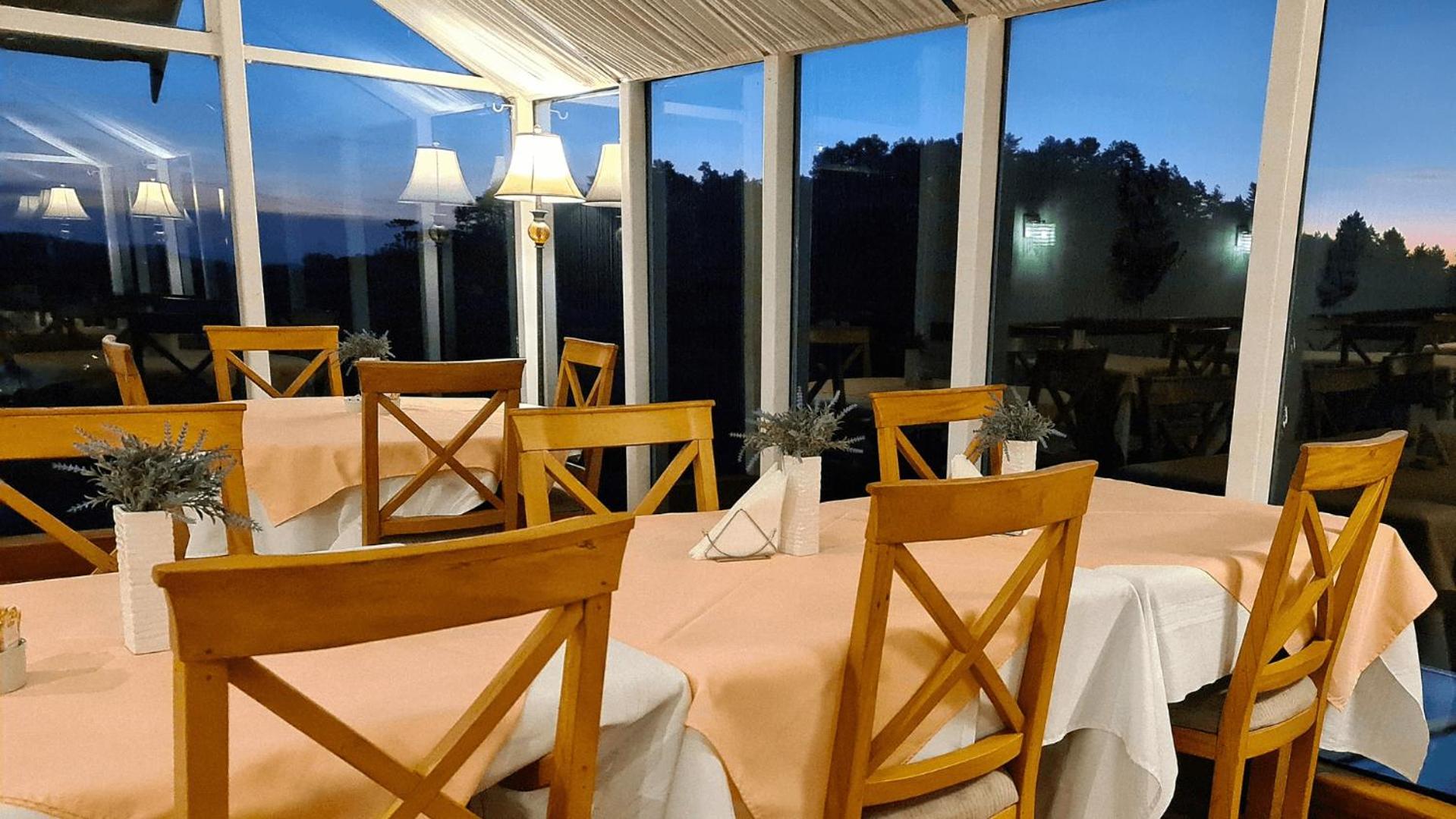 Dúplex Luxo com Piscina Aquecida, Lareira e Wifi