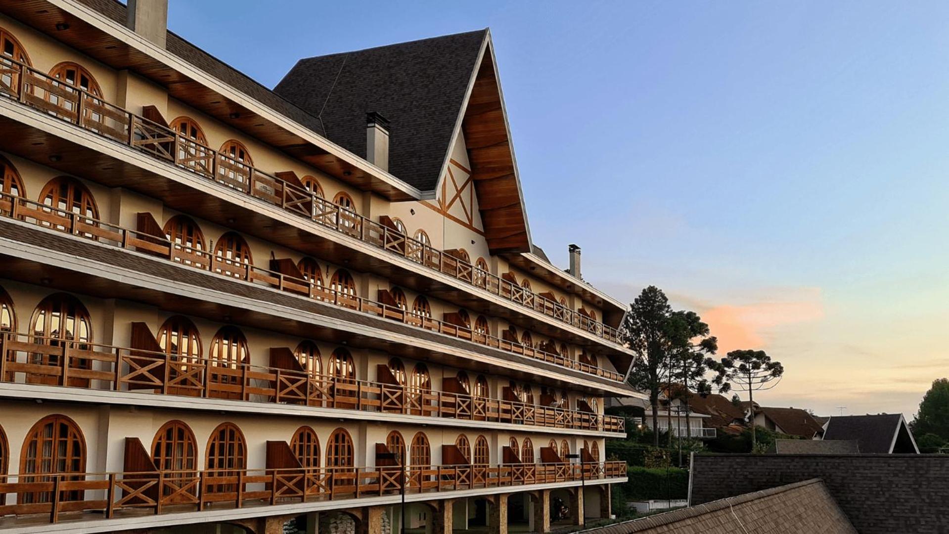 Dúplex Luxo com Piscina Aquecida, Lareira e Wifi