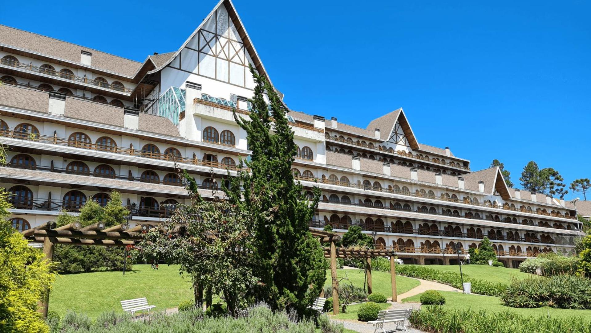Dúplex Luxo com Piscina Aquecida, Lareira e Wifi