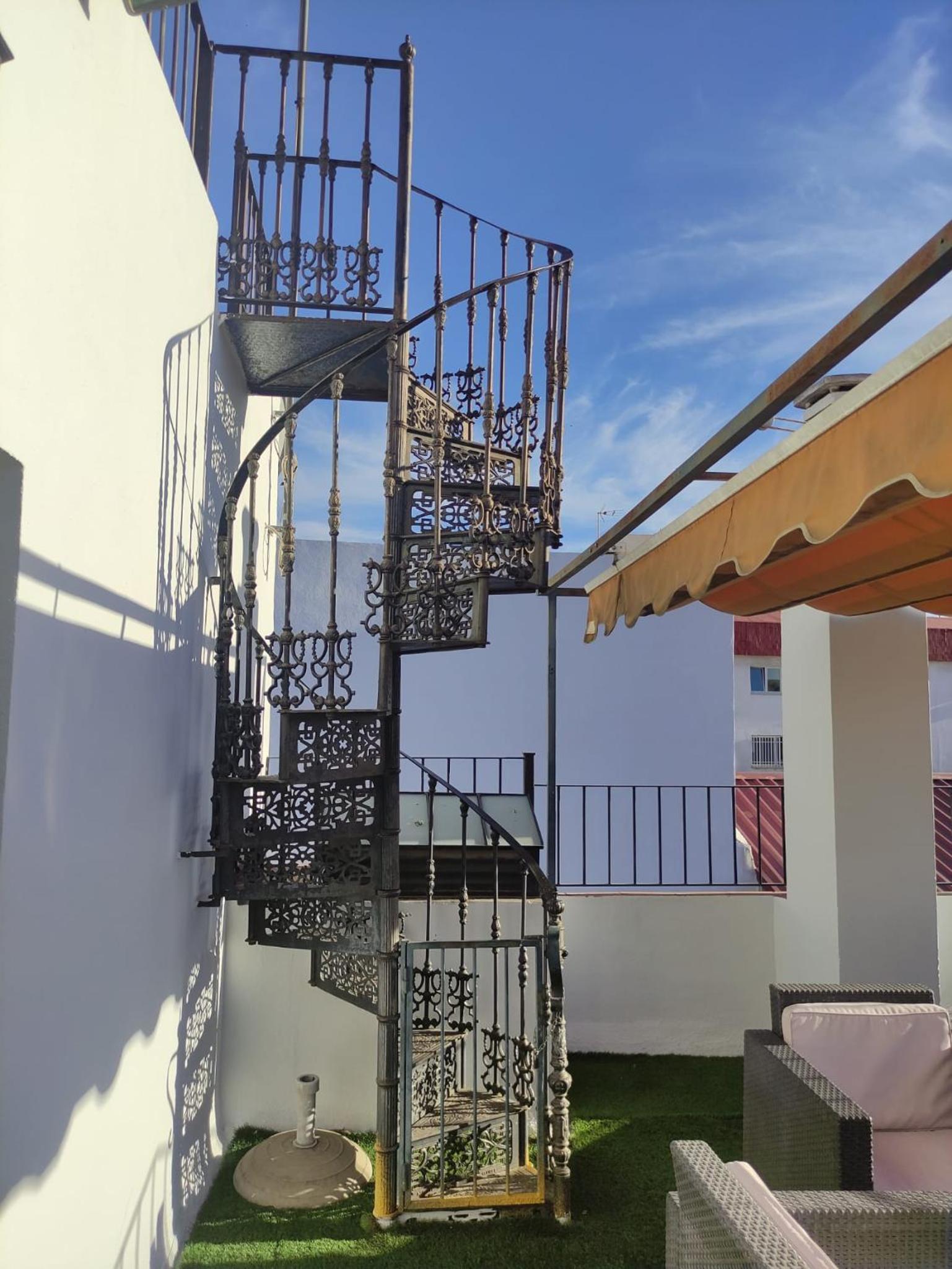 Plaza de España - Family House view 3