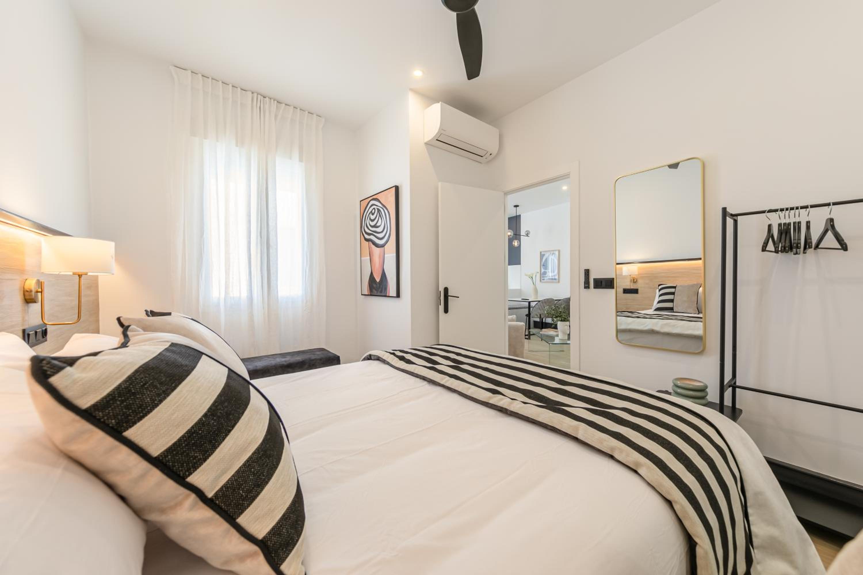 ISG Apartments Catedral