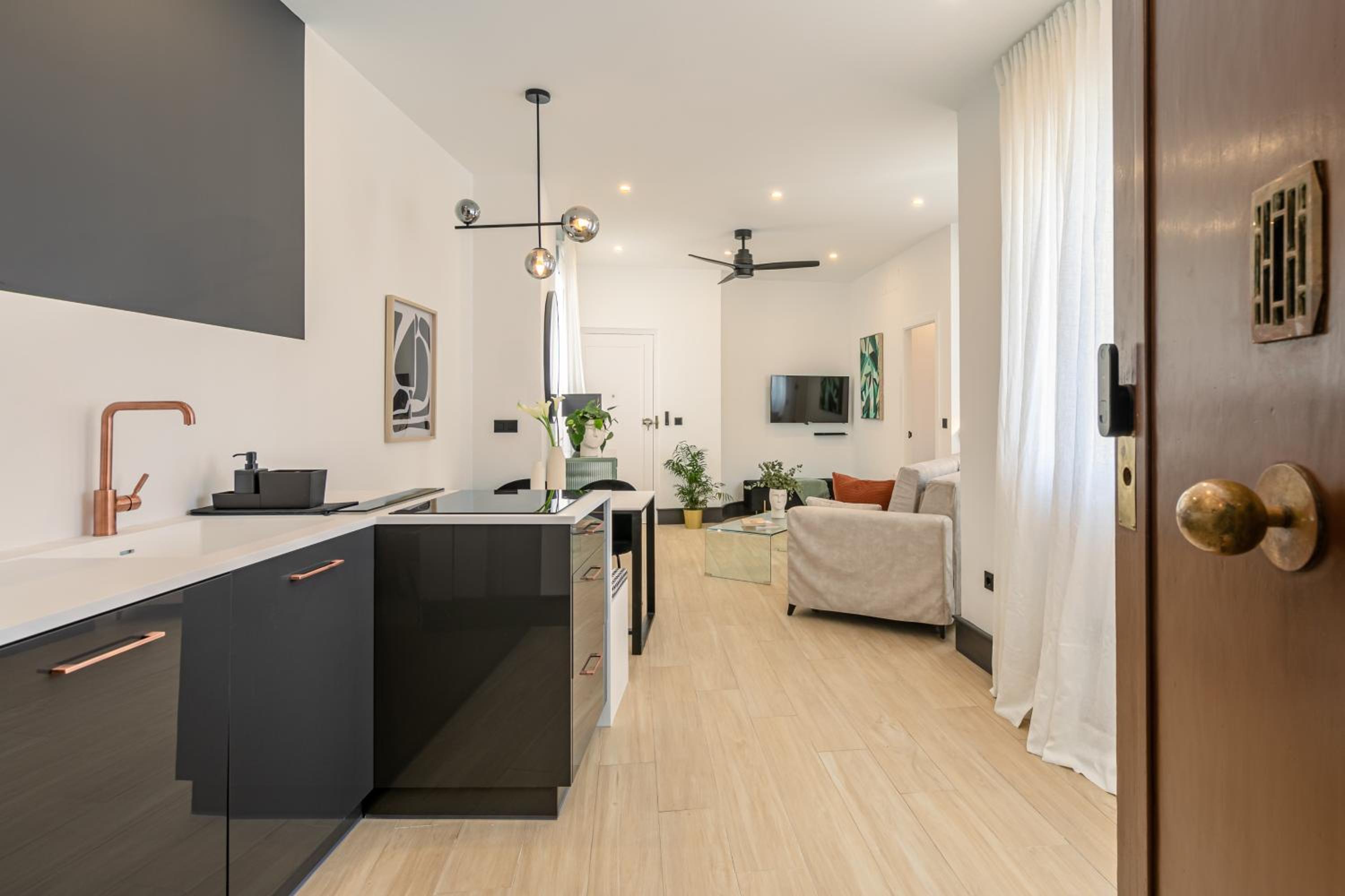 ISG Apartments Catedral
