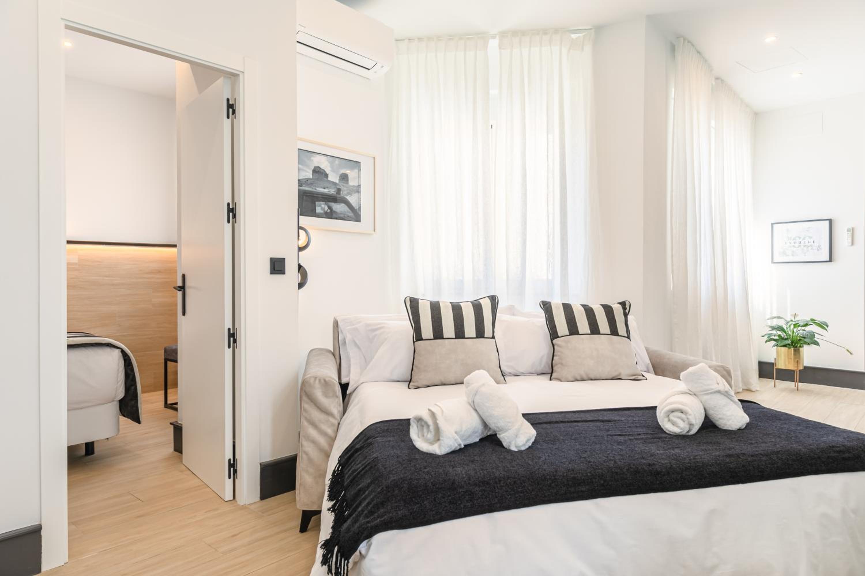 ISG Apartments Catedral