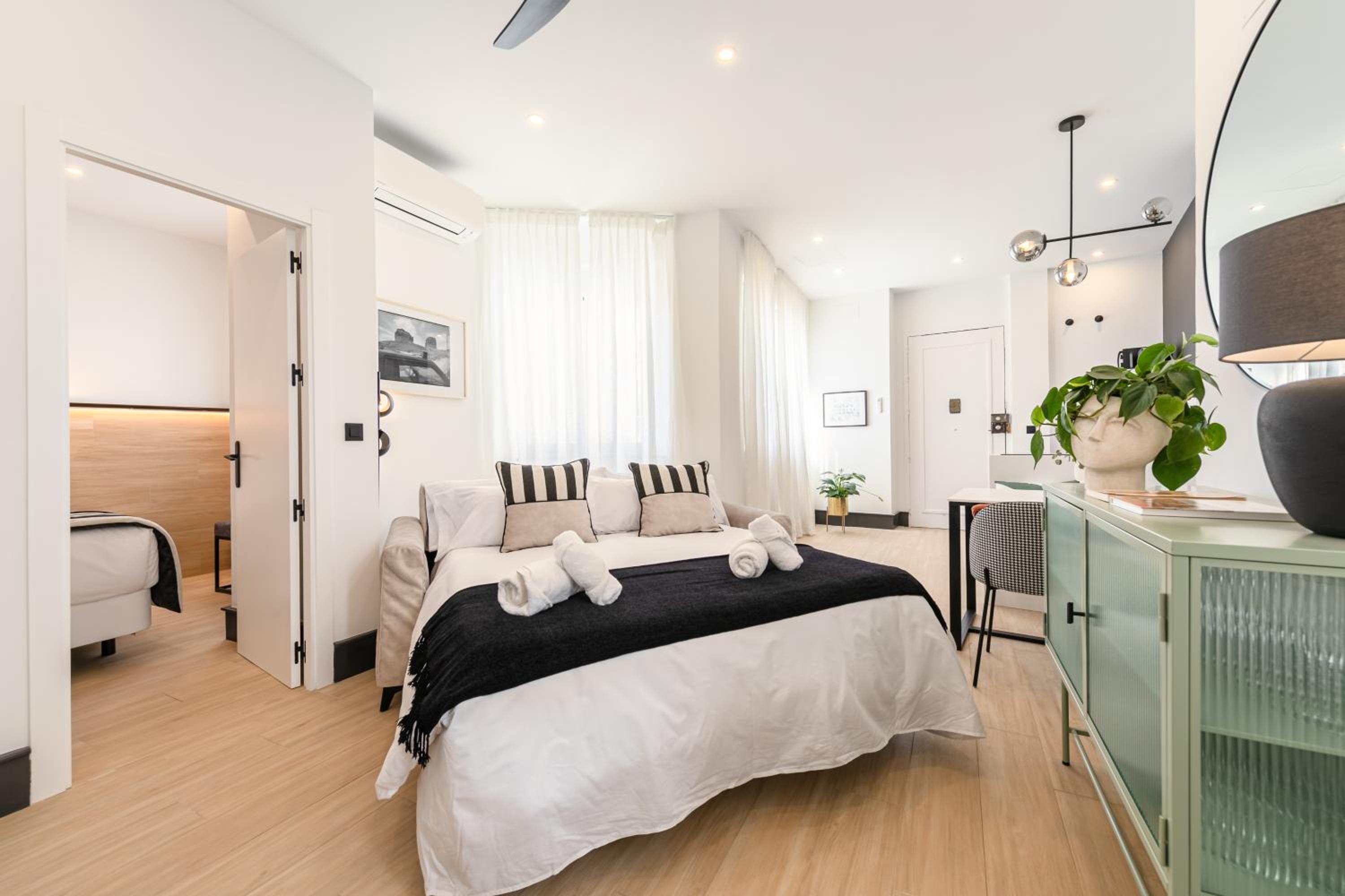 ISG Apartments Catedral