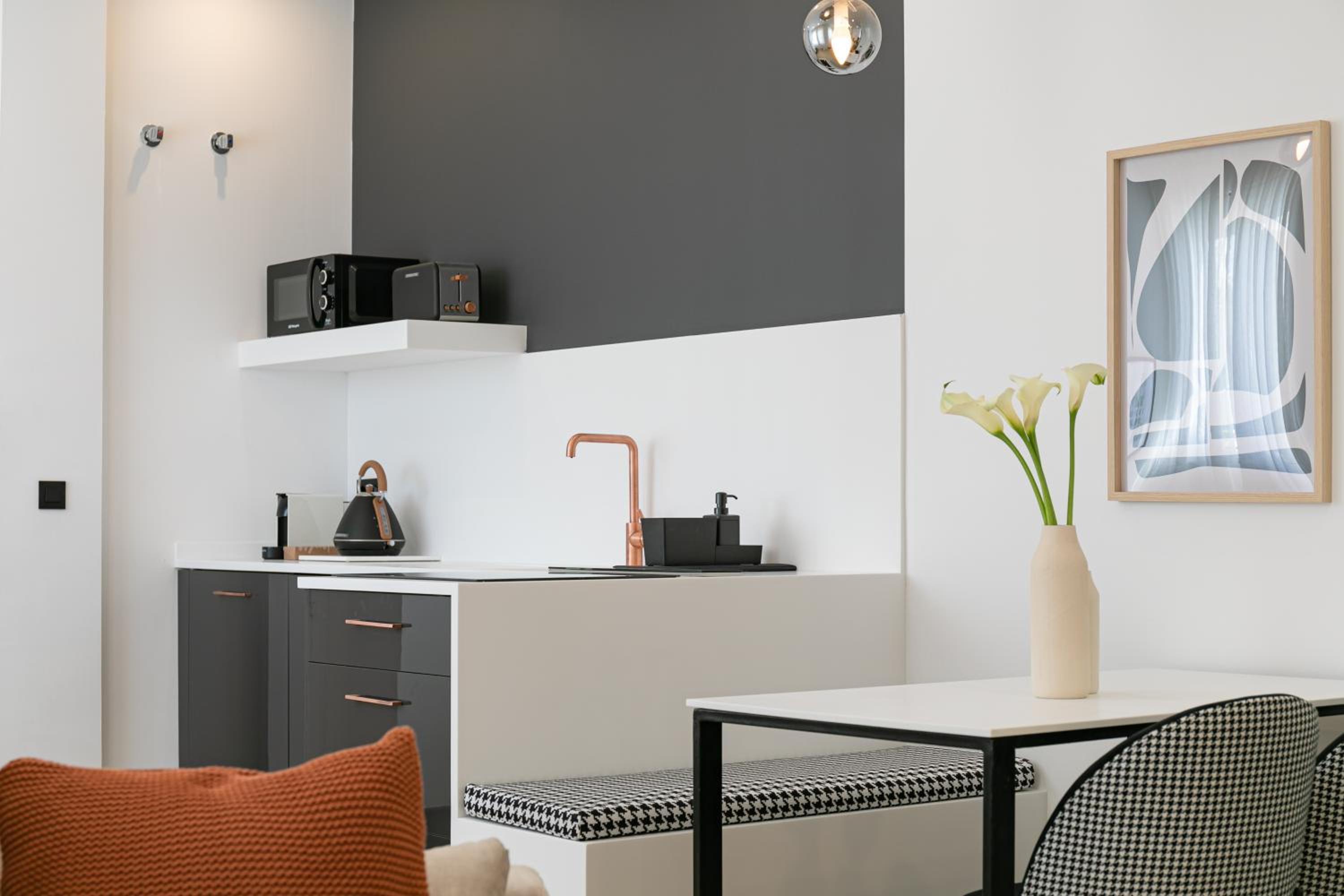 ISG Apartments Catedral