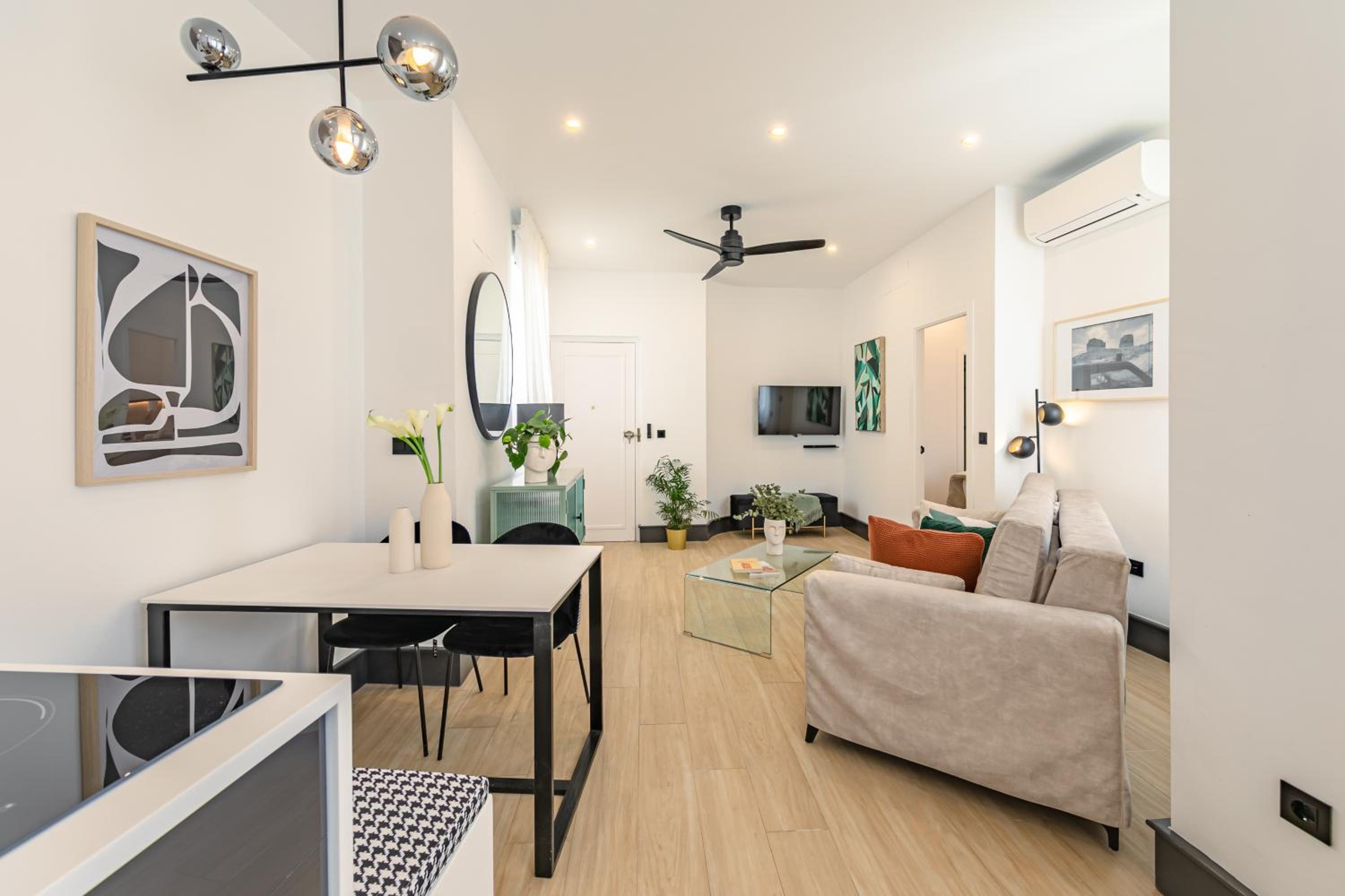 ISG Apartments Catedral