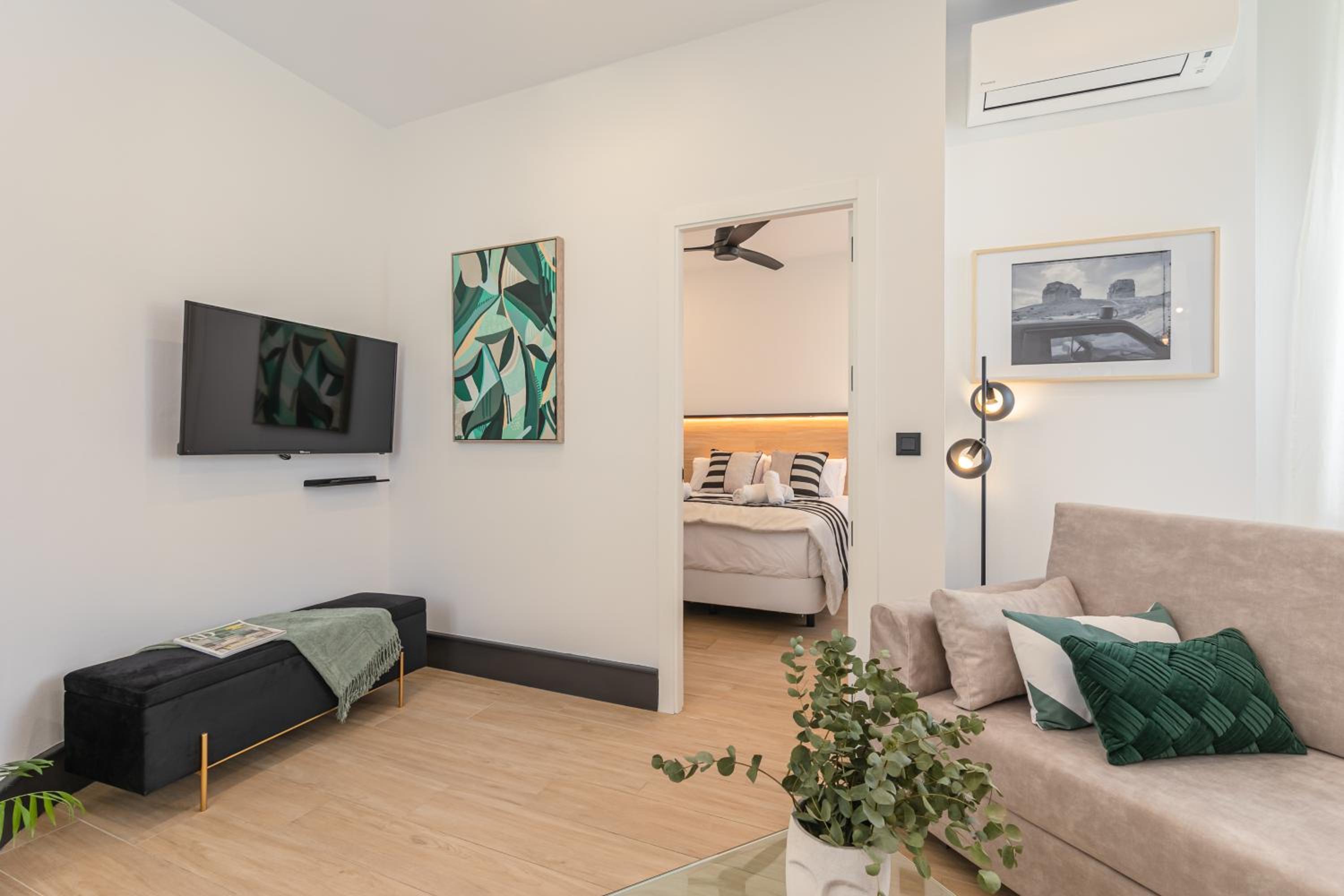 ISG Apartments Catedral