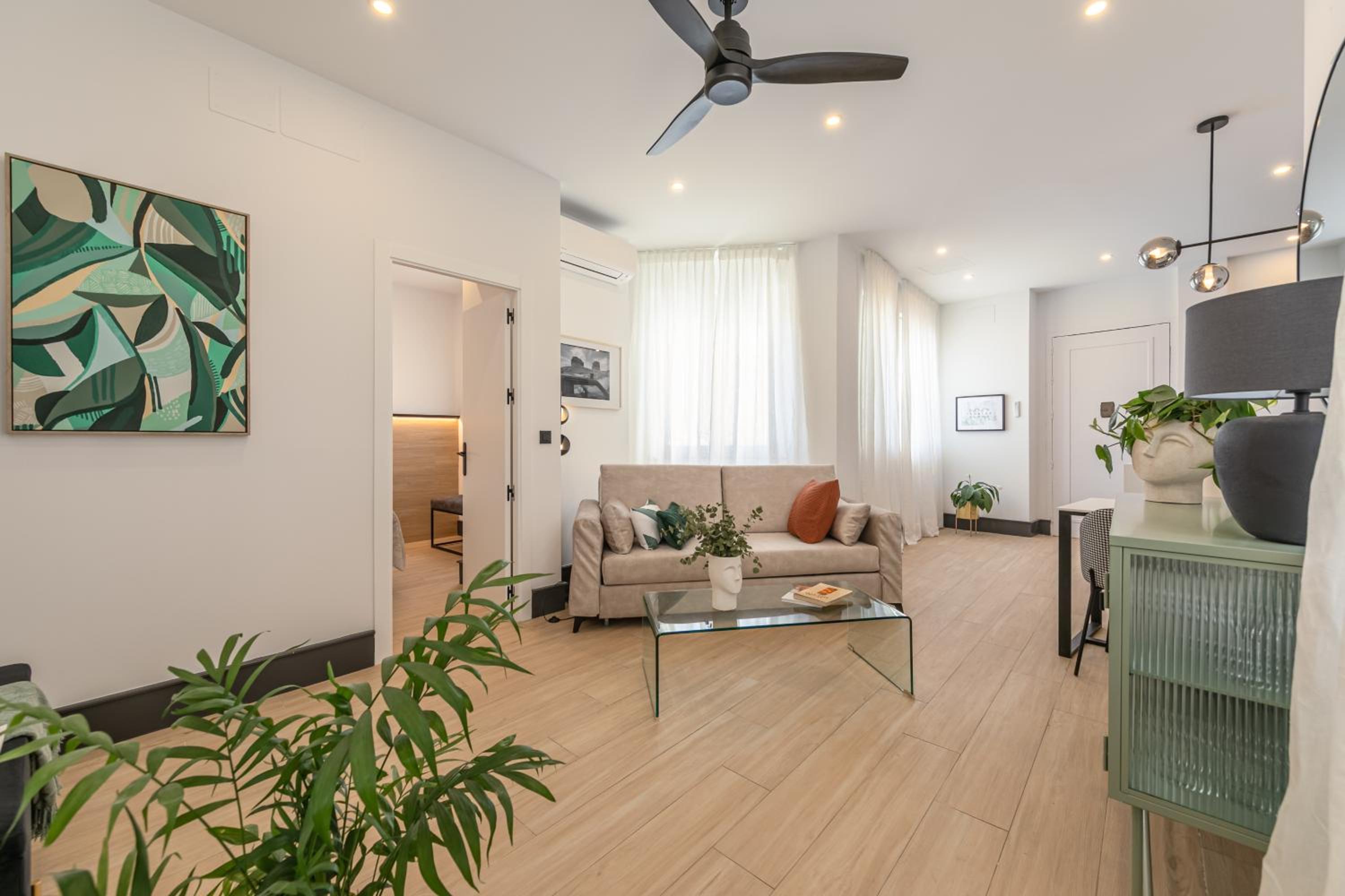 ISG Apartments Catedral