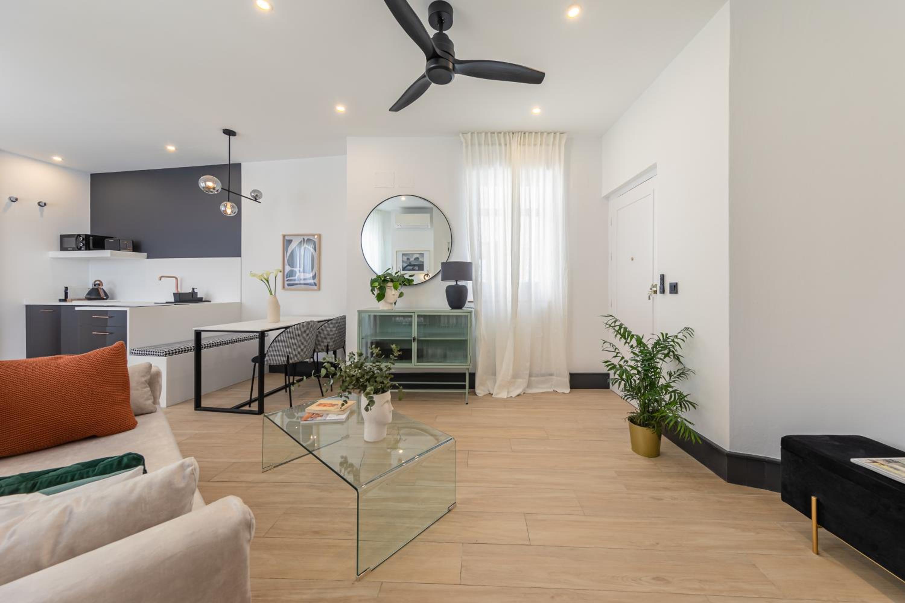 ISG Apartments Catedral