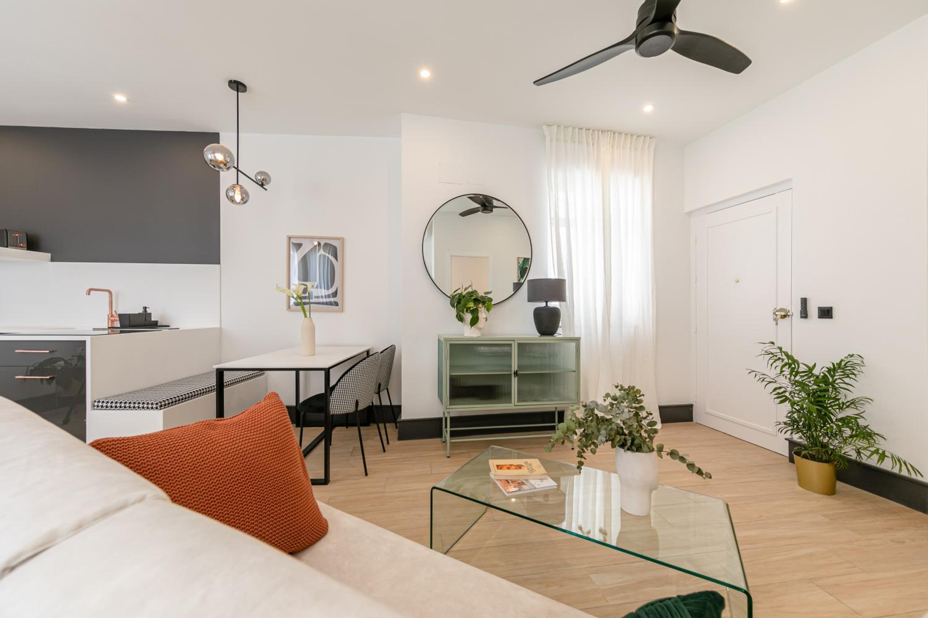 ISG Apartments Catedral