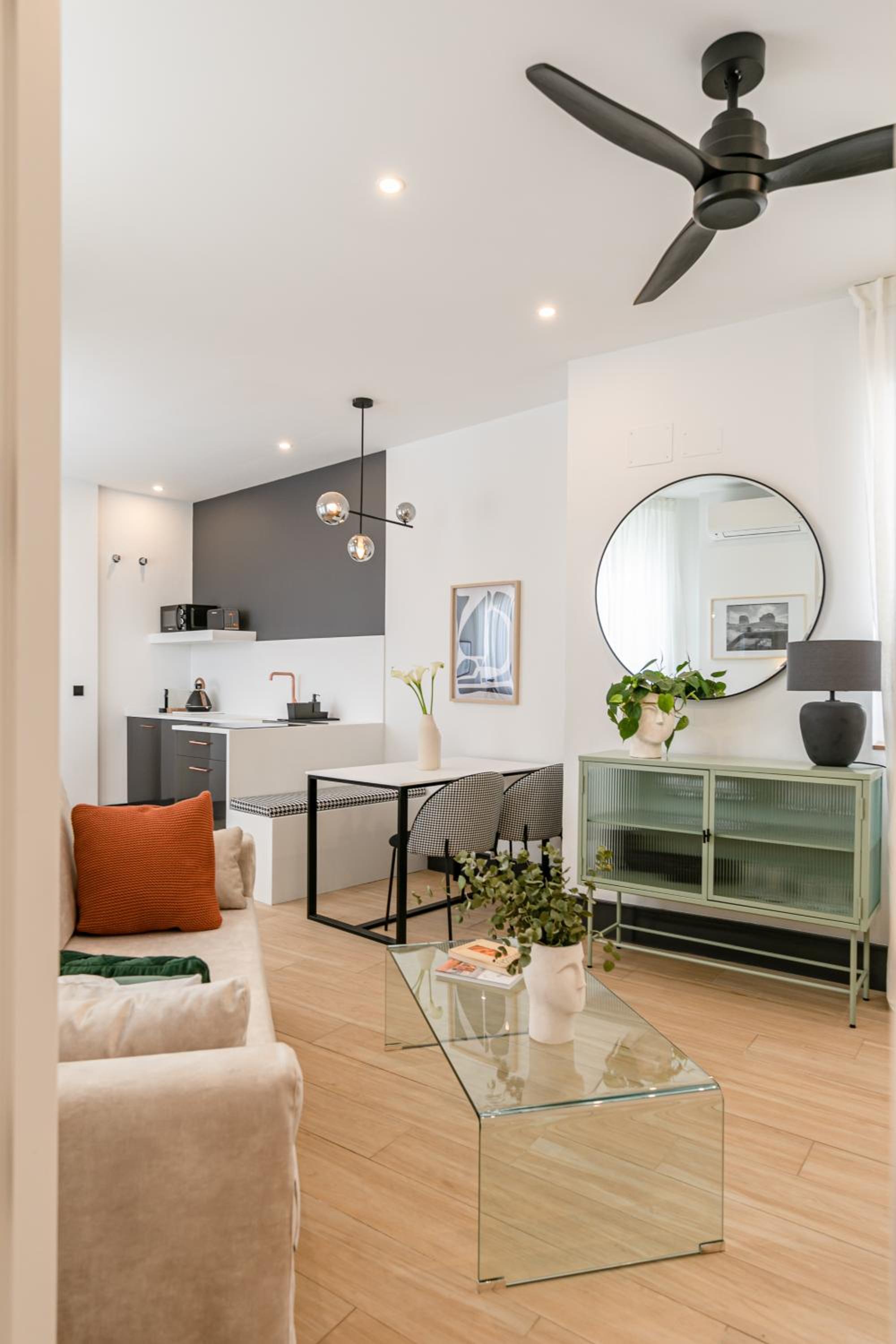 ISG Apartments Catedral