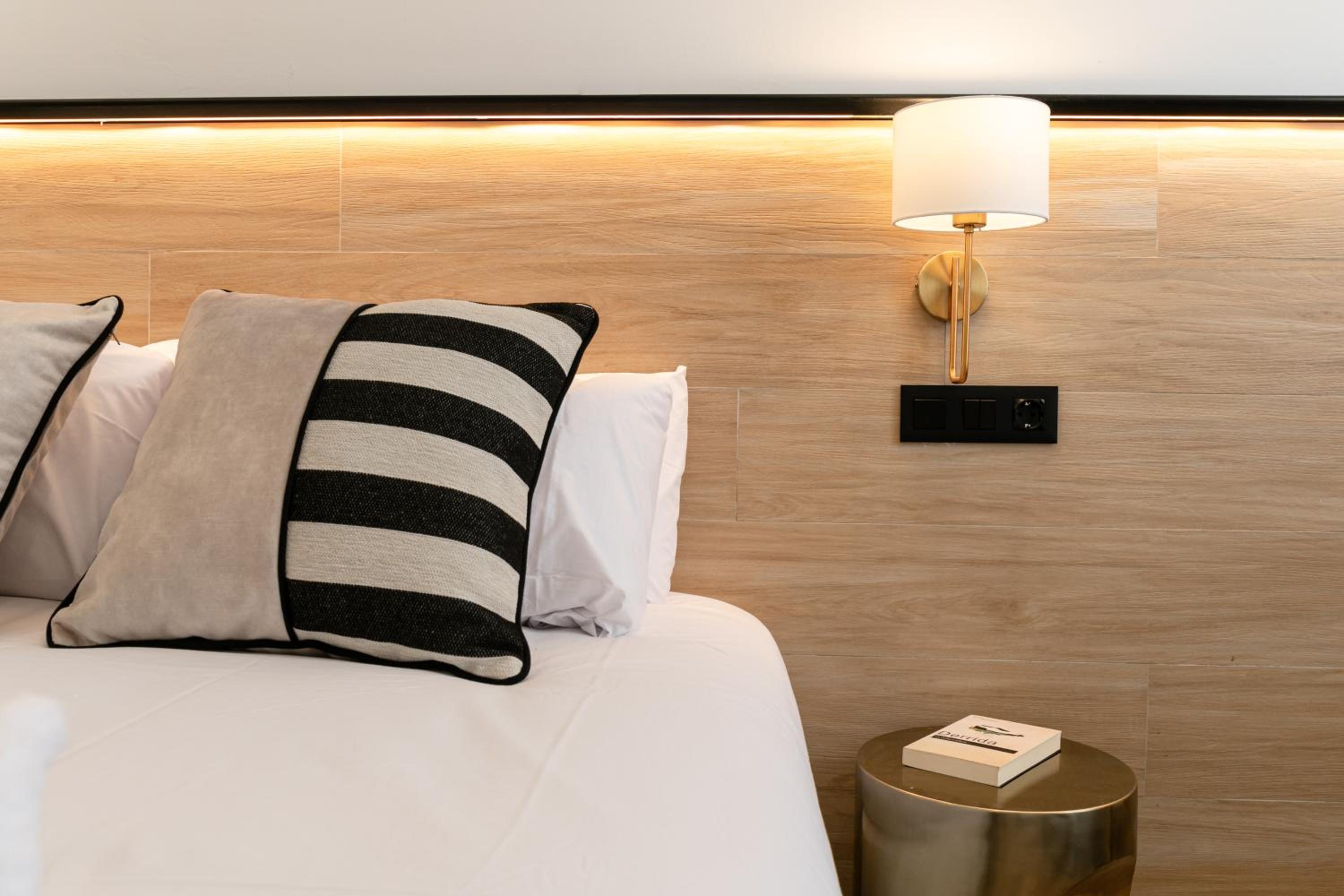 ISG Apartments Catedral