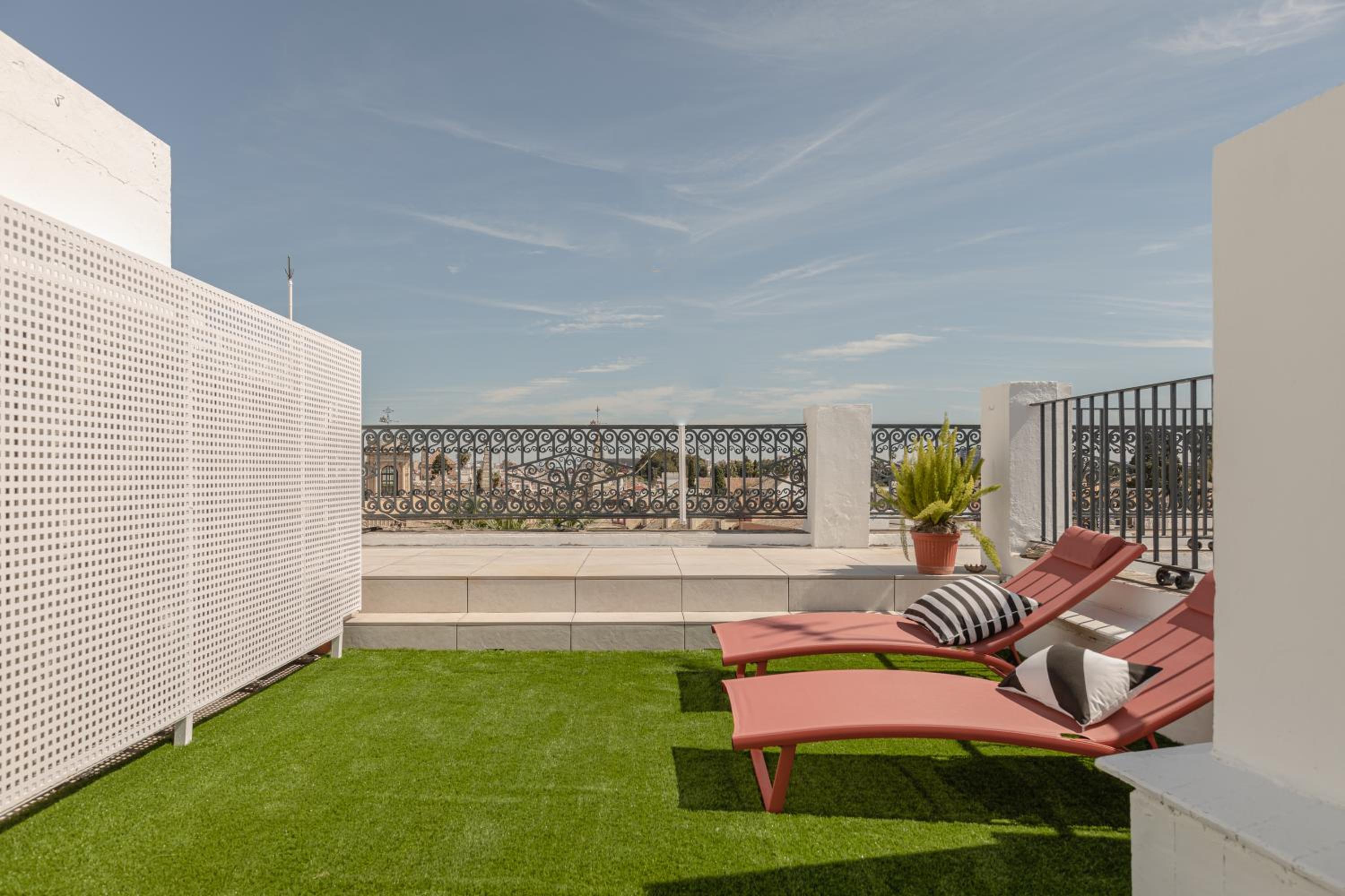 ISG Apartments Catedral