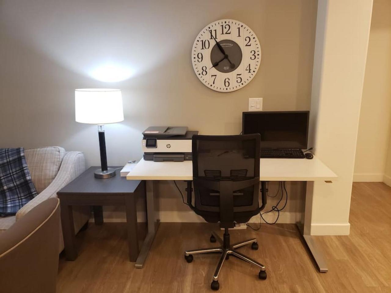 Luxury Living with Resort Amenities King bd Queens bd Sofa bd GymPoolHot Tub Fast WiFi view 5