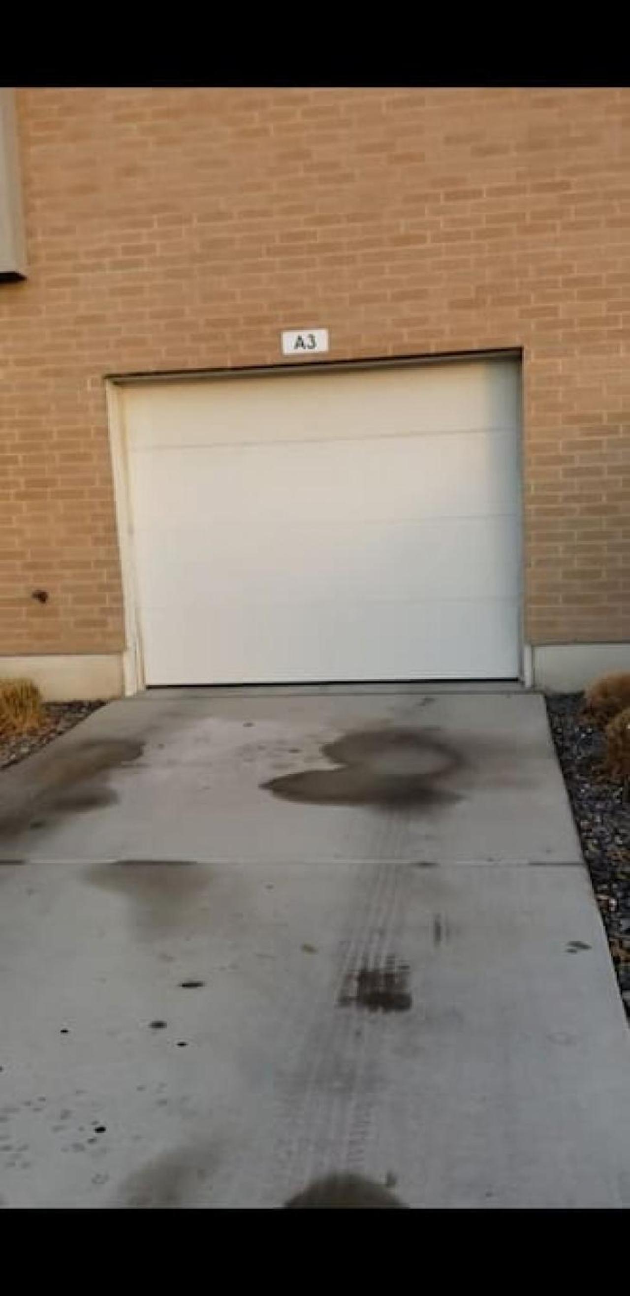 Luxury Living with Resort Amenities King bd Queens bd Sofa bd GymPoolHot Tub Fast WiFi view 4