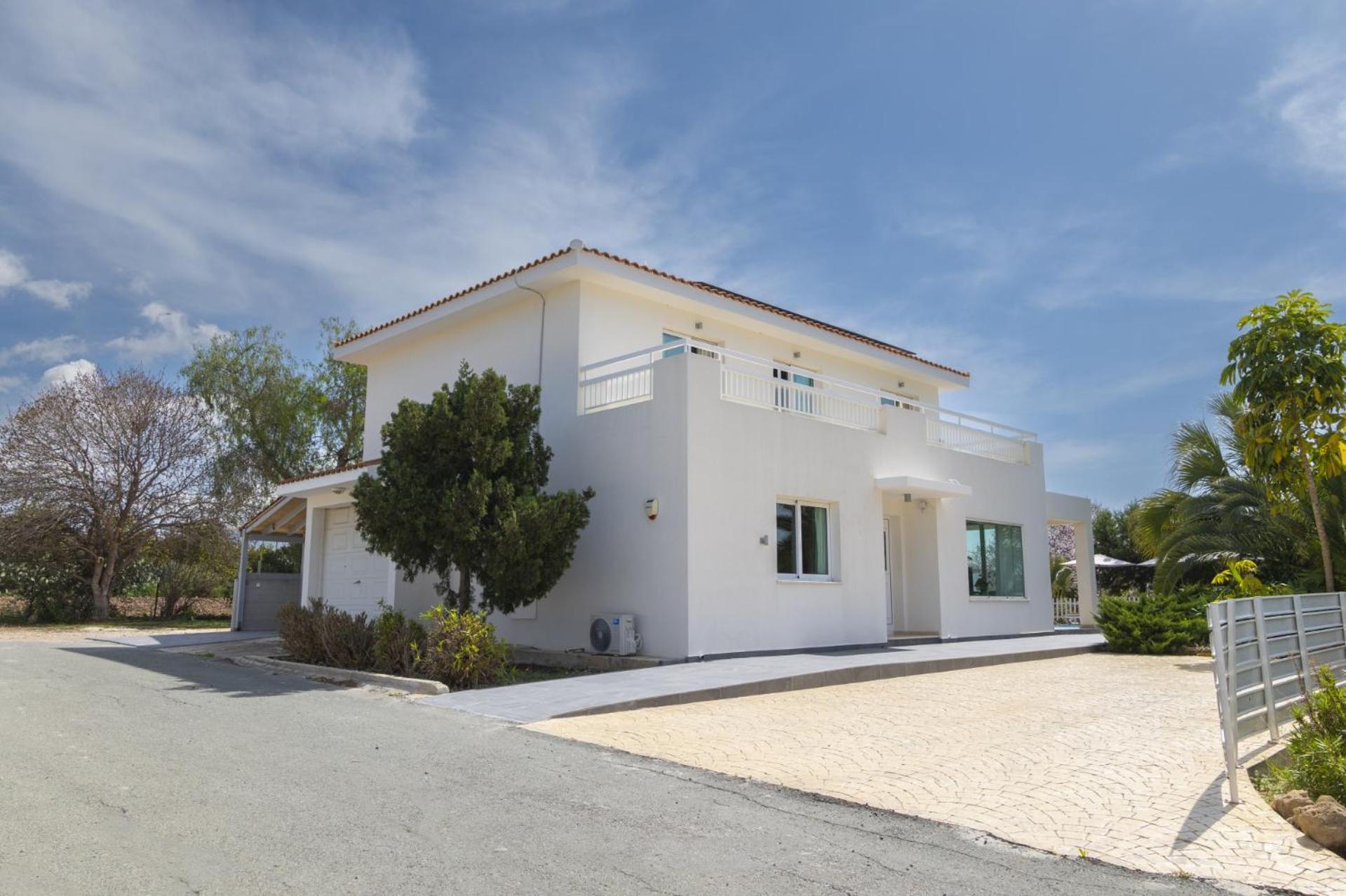 Villa Antigoni by Villa Plus