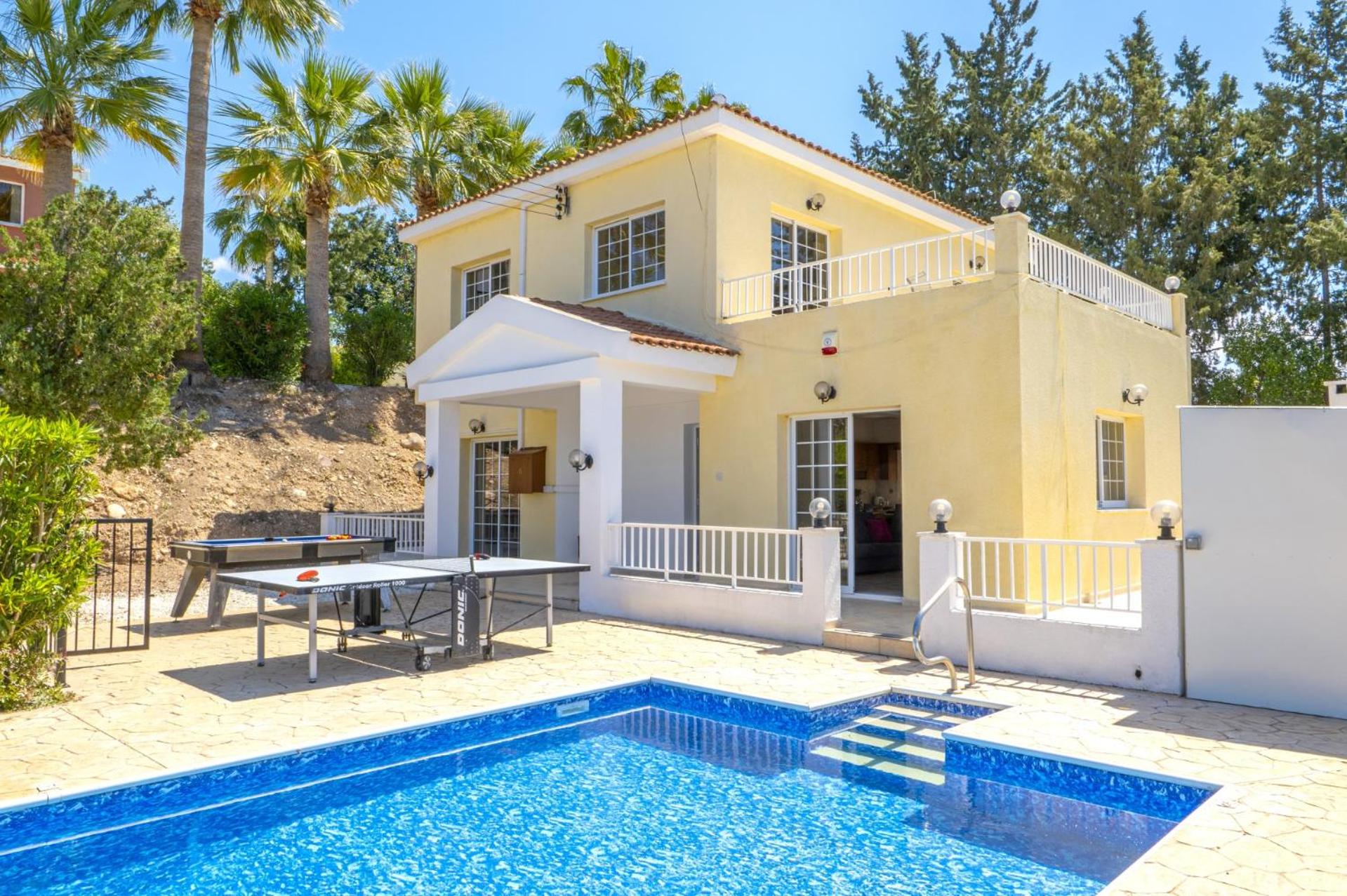 Villa Giota by Villa Plus