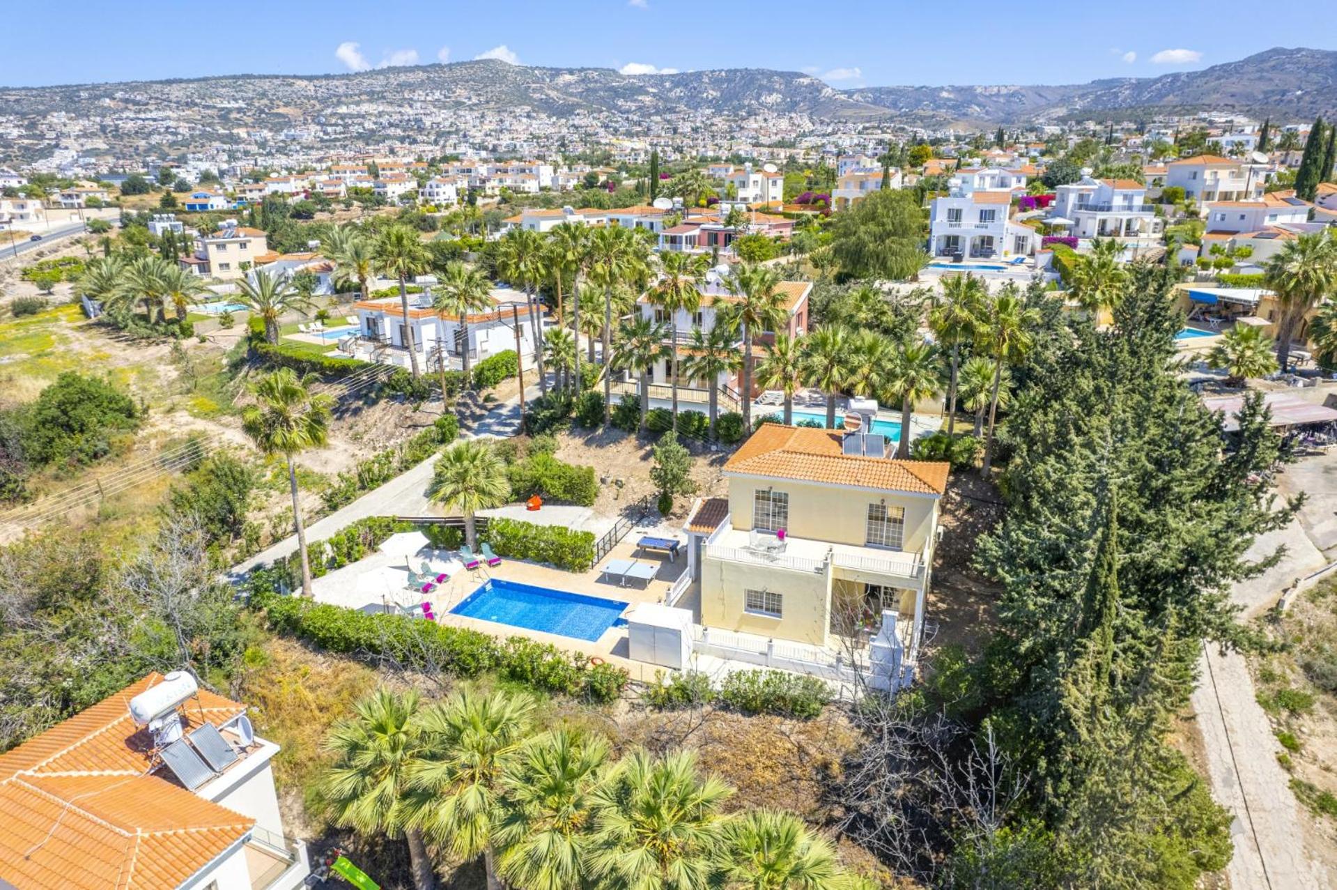 Villa Giota by Villa Plus