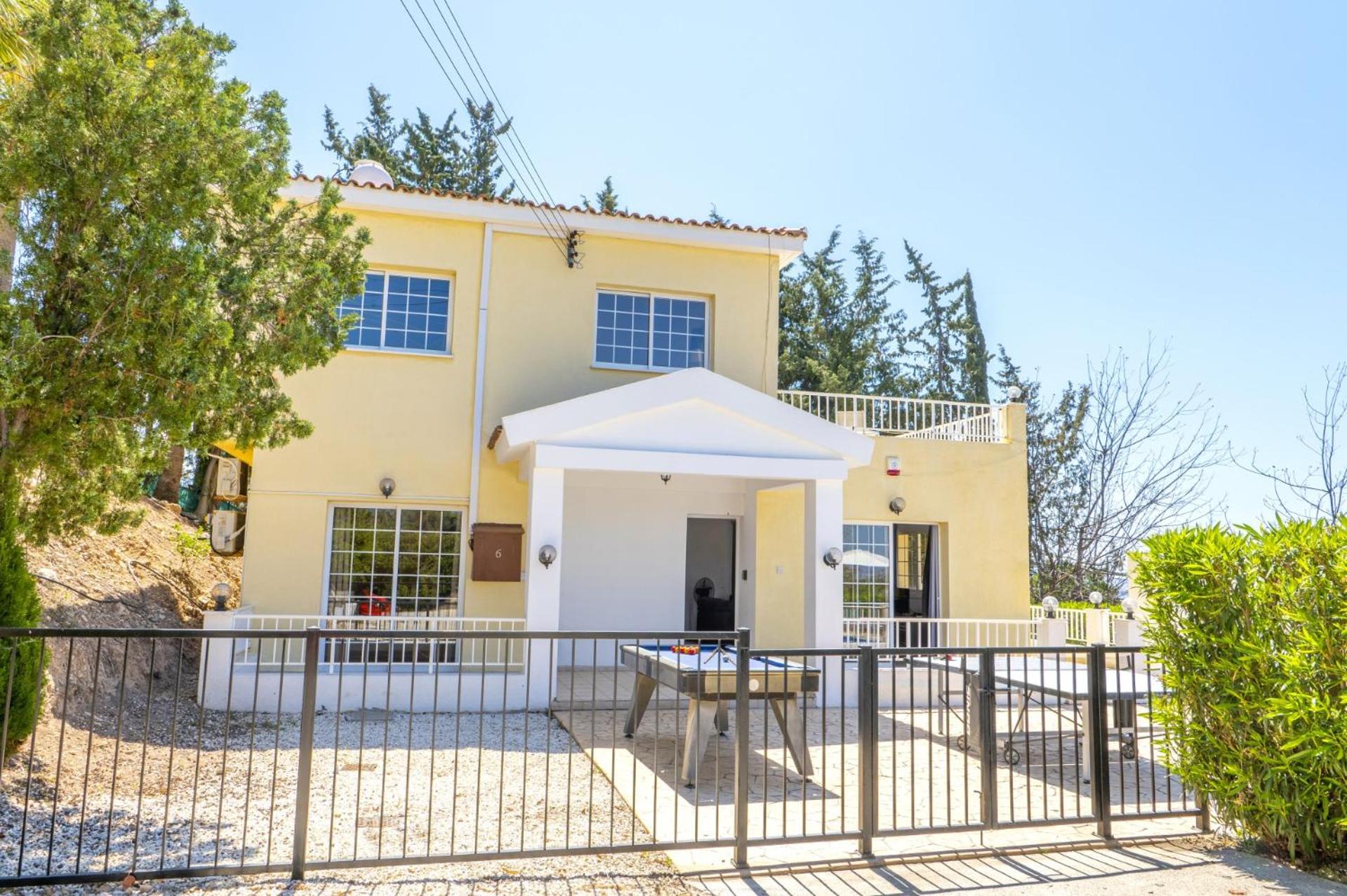Villa Giota by Villa Plus