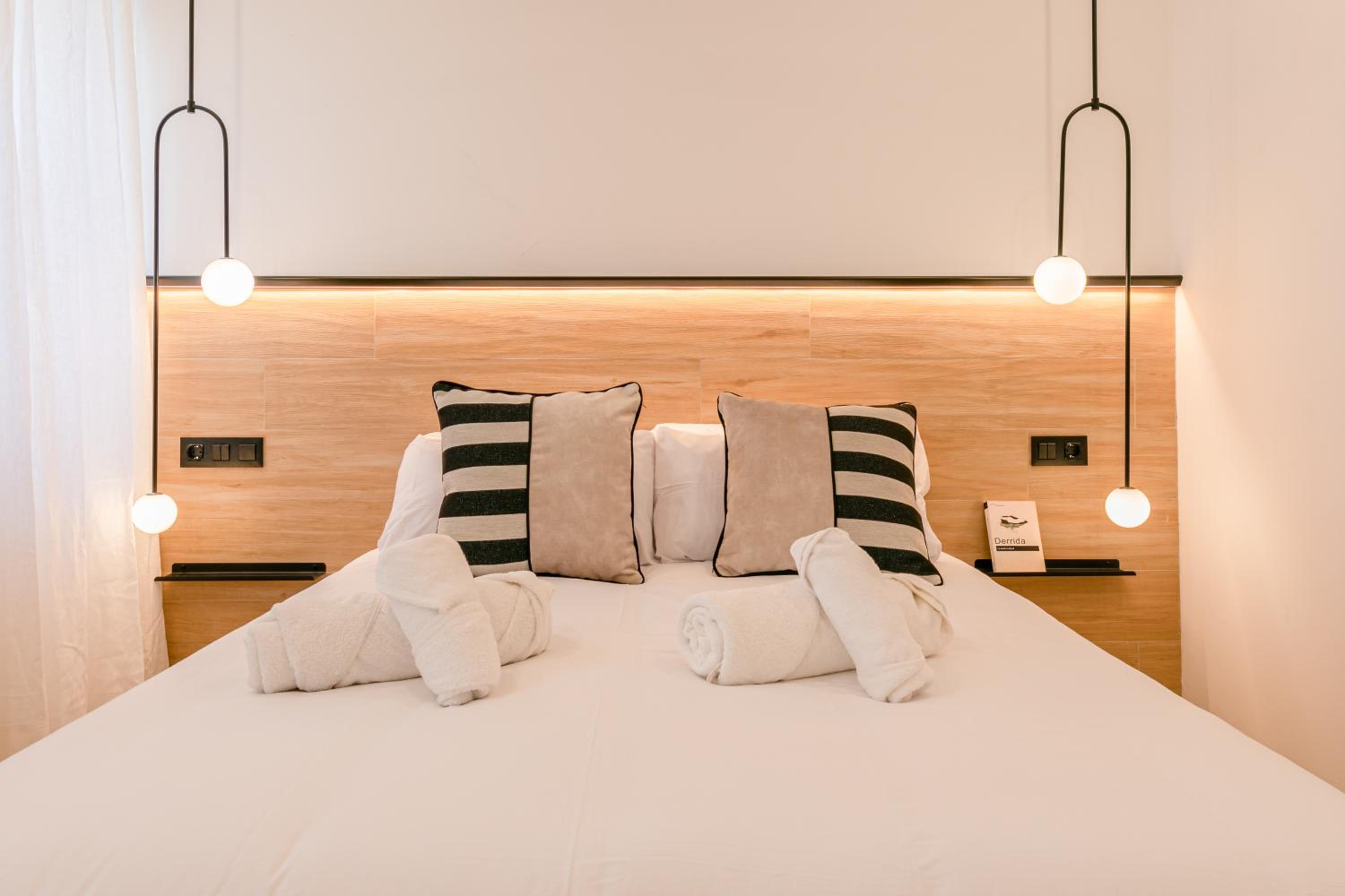 ISG Apartments Catedral