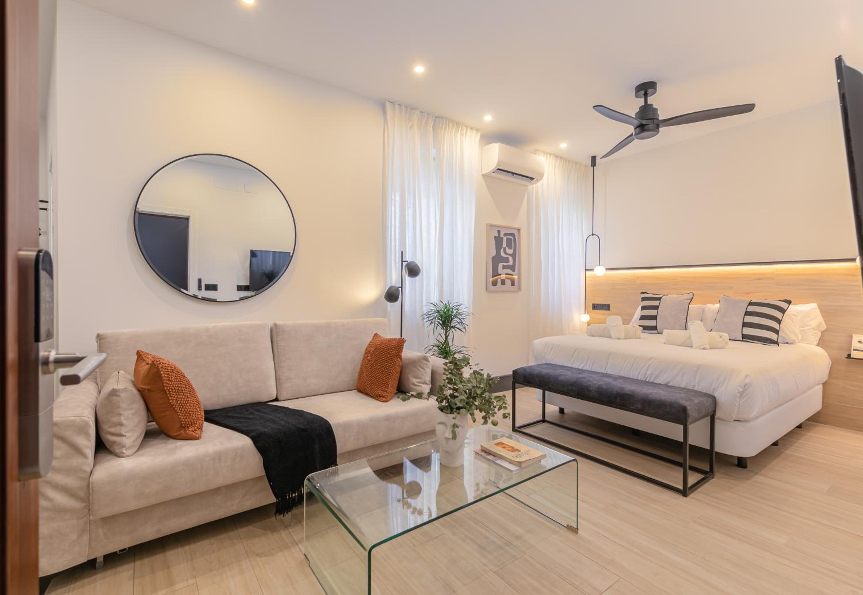 ISG Apartments Catedral