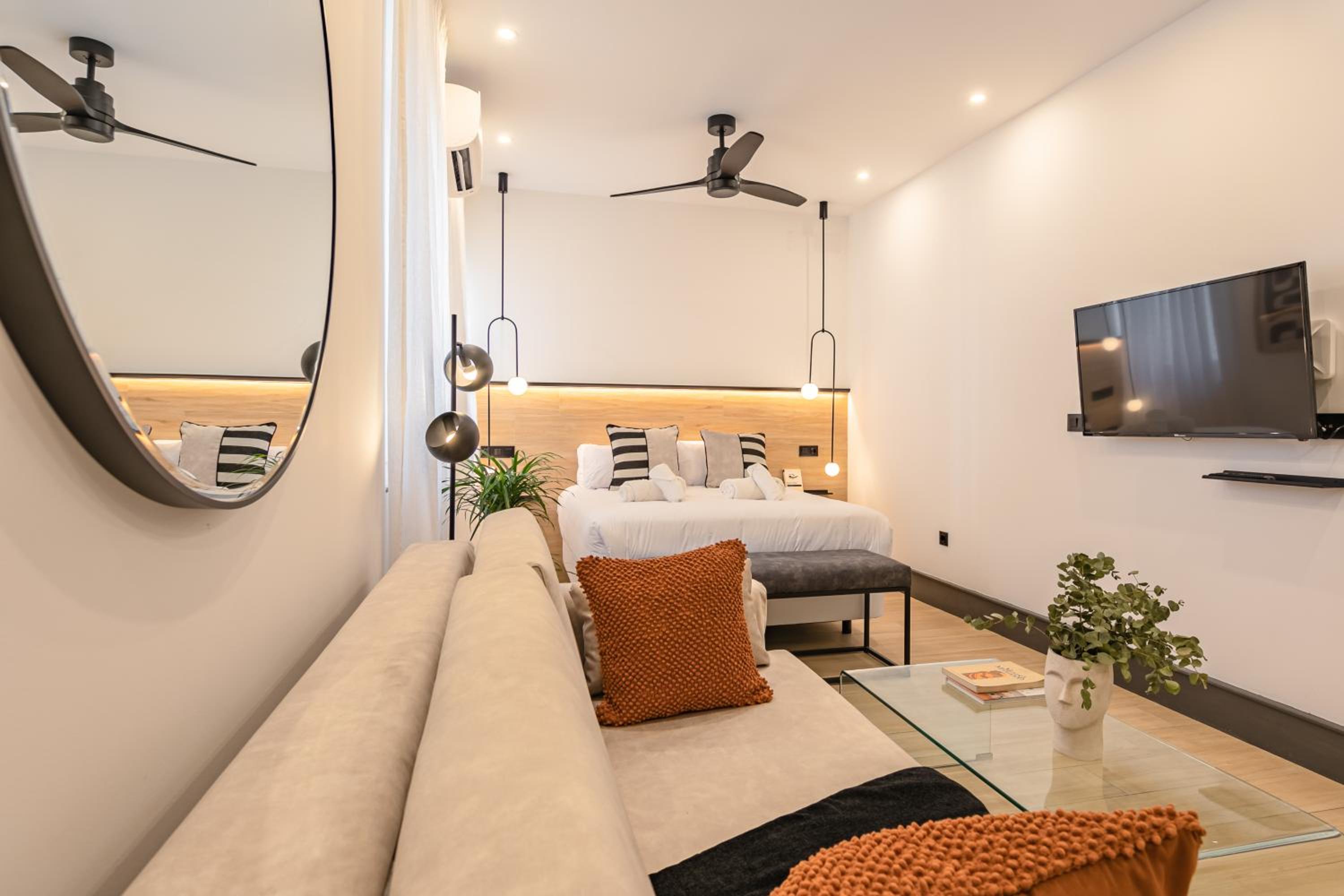 ISG Apartments Catedral