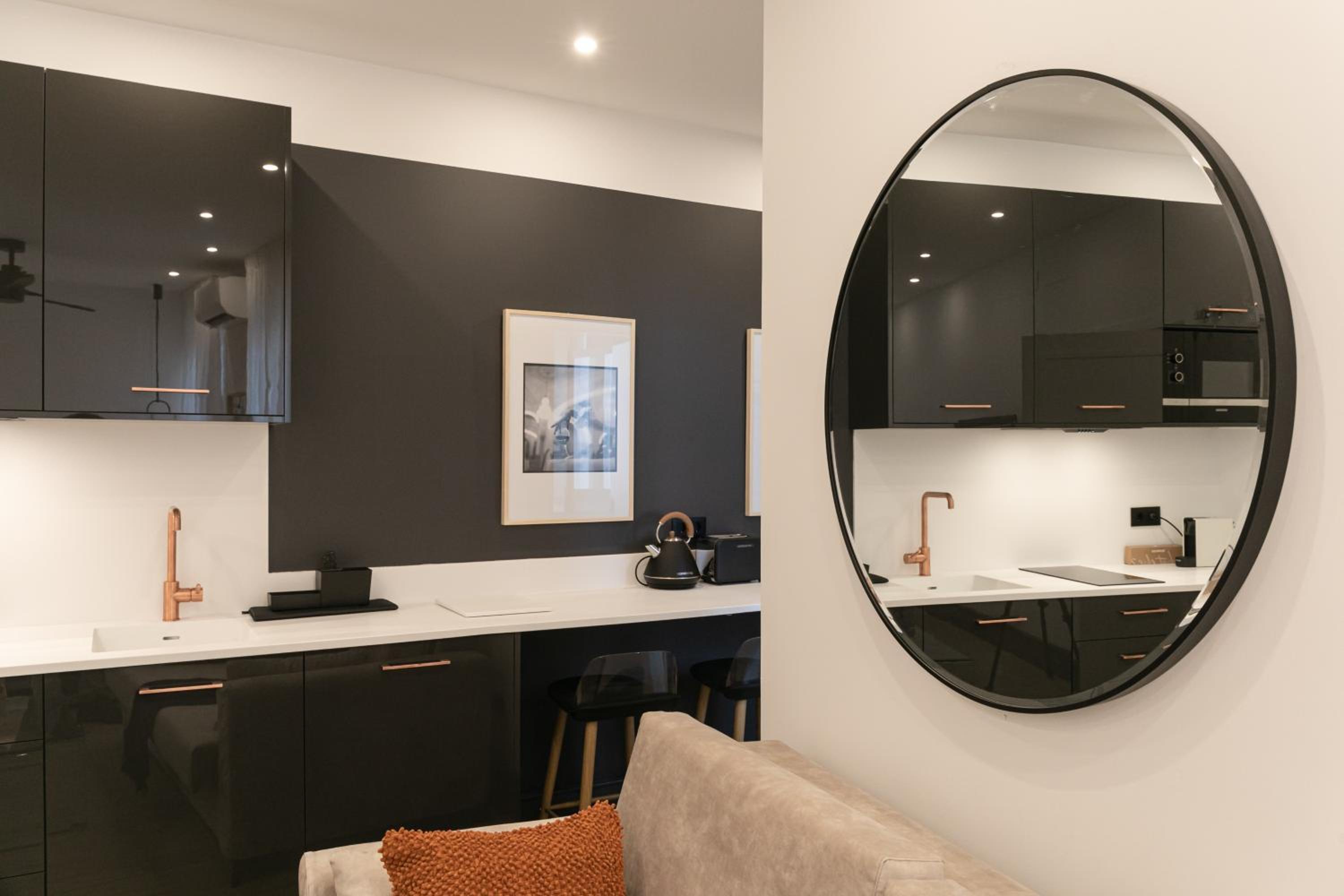 ISG Apartments Catedral
