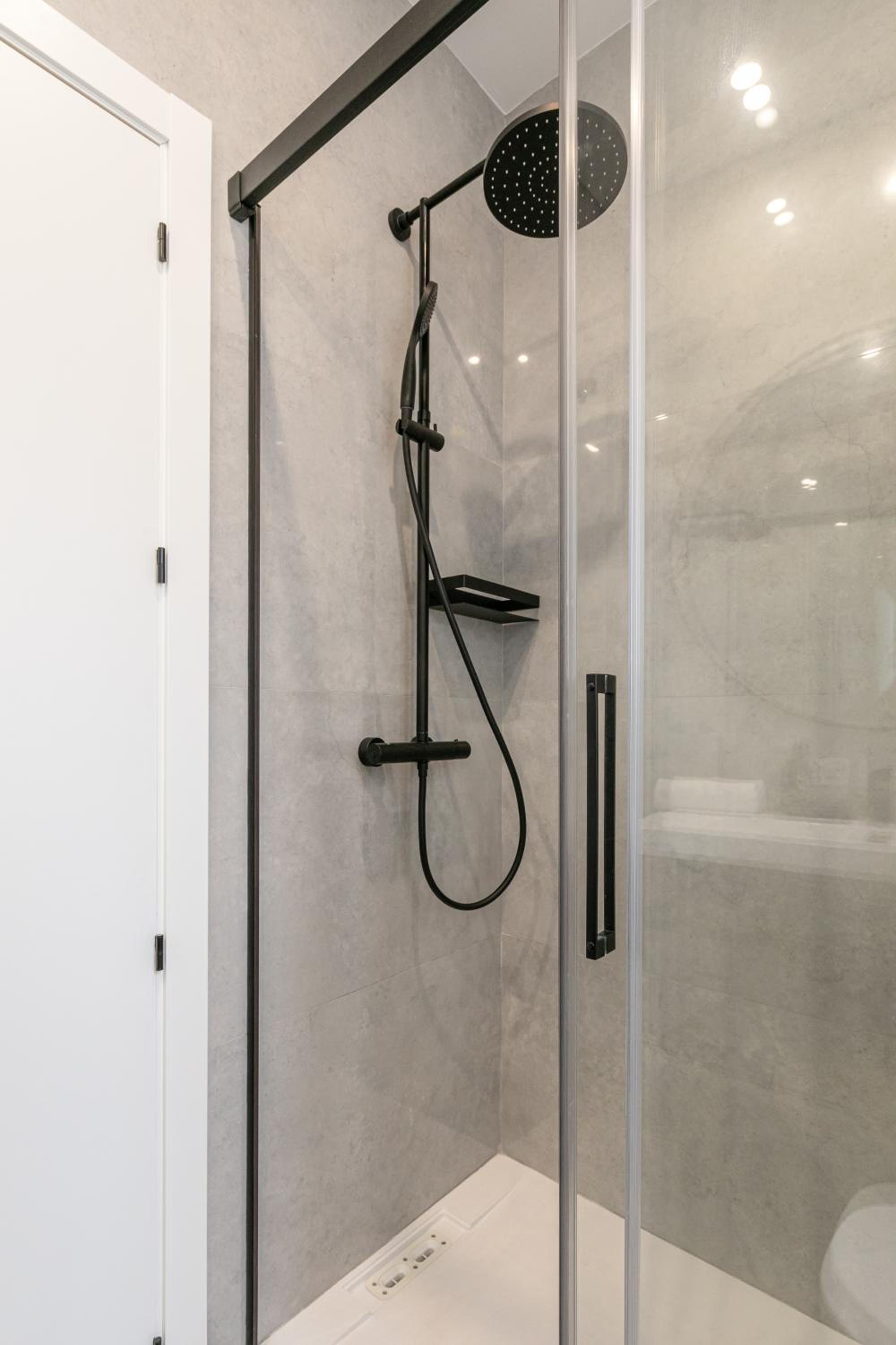 ISG Apartments Catedral