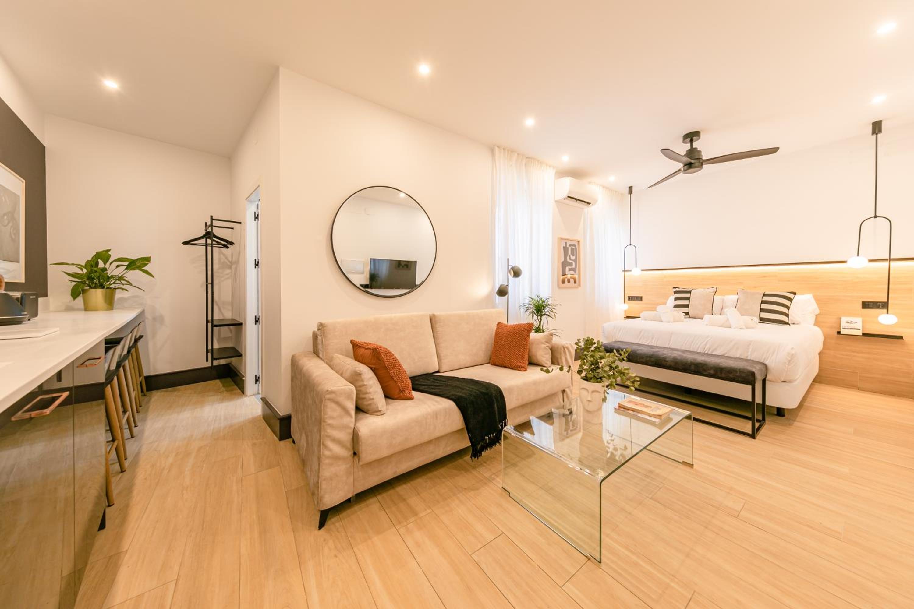 ISG Apartments Catedral