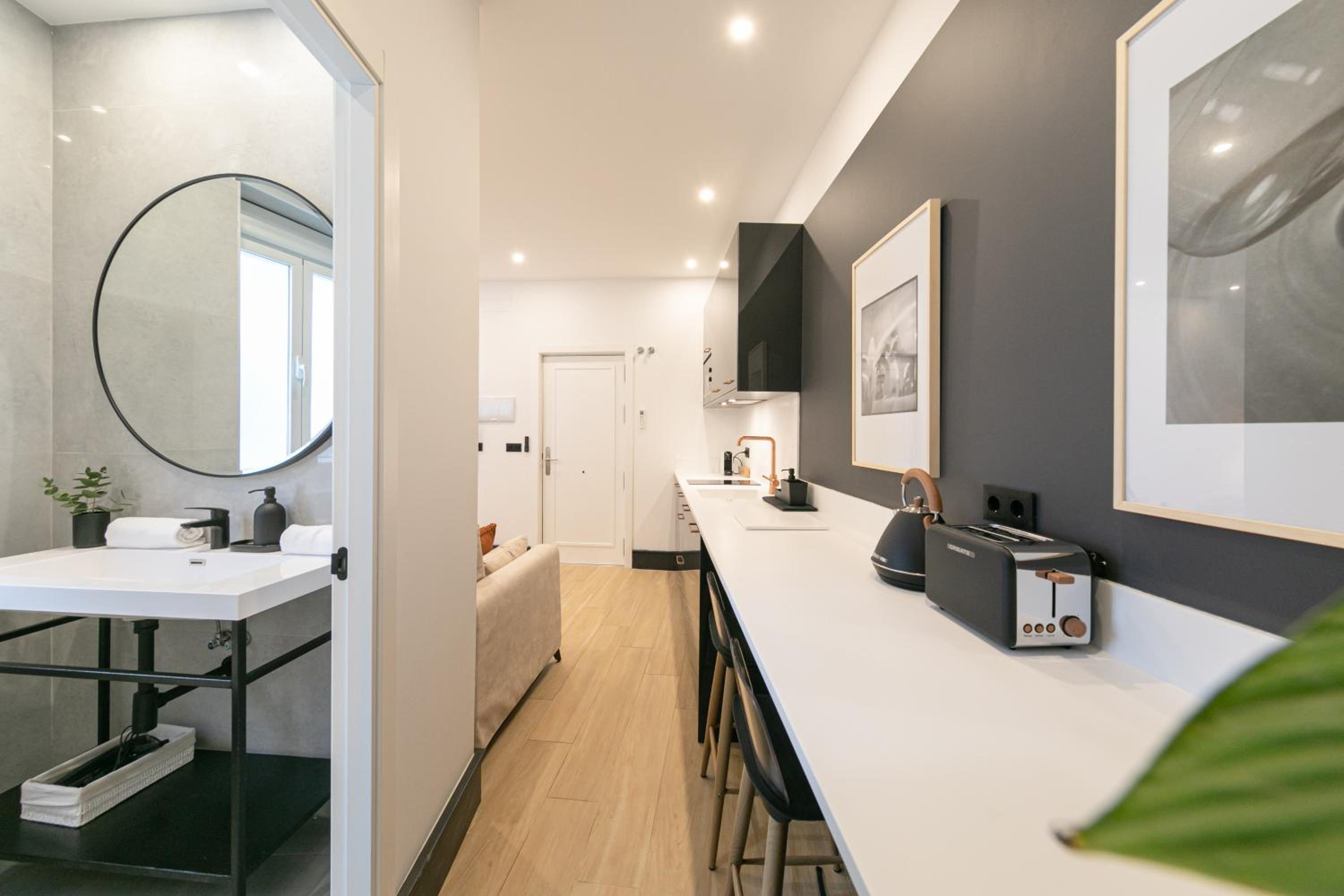 ISG Apartments Catedral