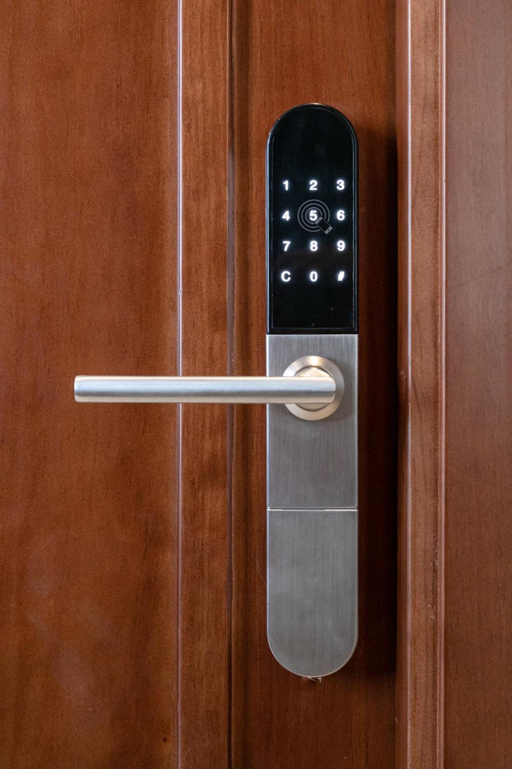 ISG Apartments Catedral