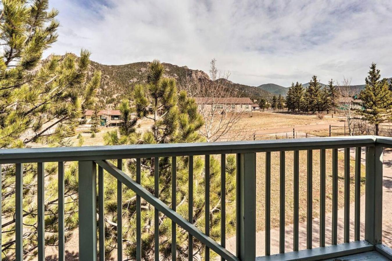 4 bed 2 bath home located near Rocky Mountain National Park view 4
