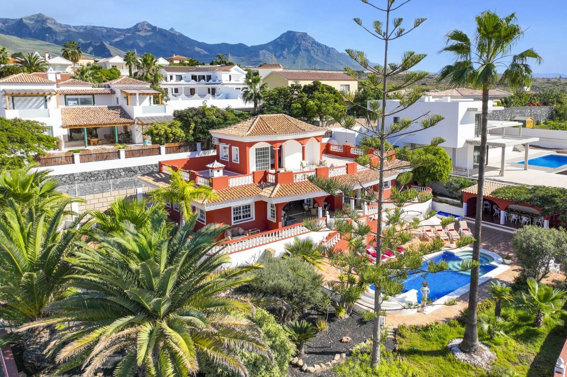 Villa Oleada by Villa Plus
