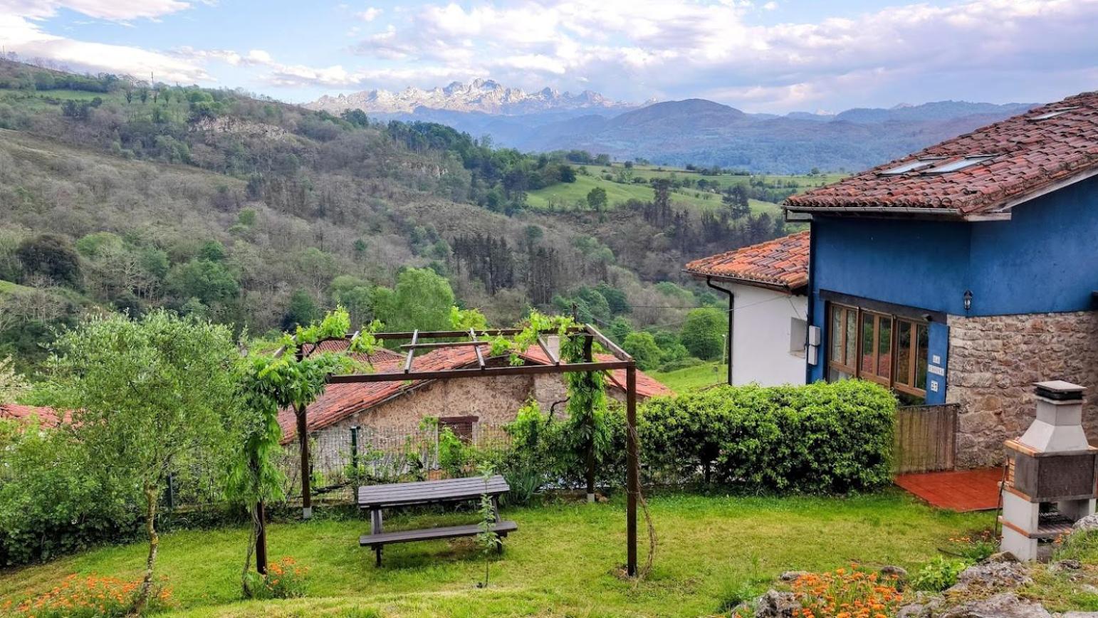 La Casina de Labra view 3
