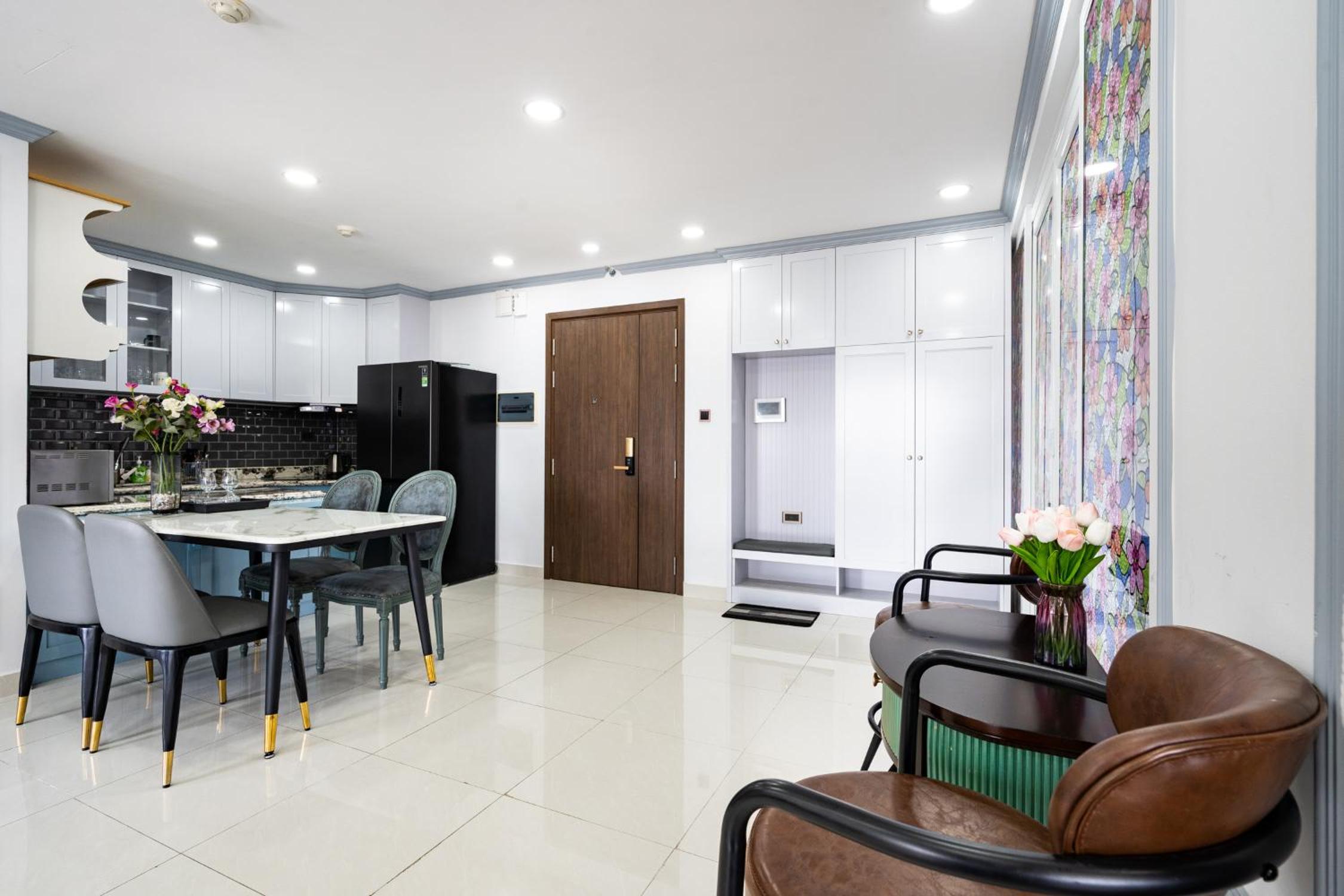 AJ'home - Saigon Royal 5 Star