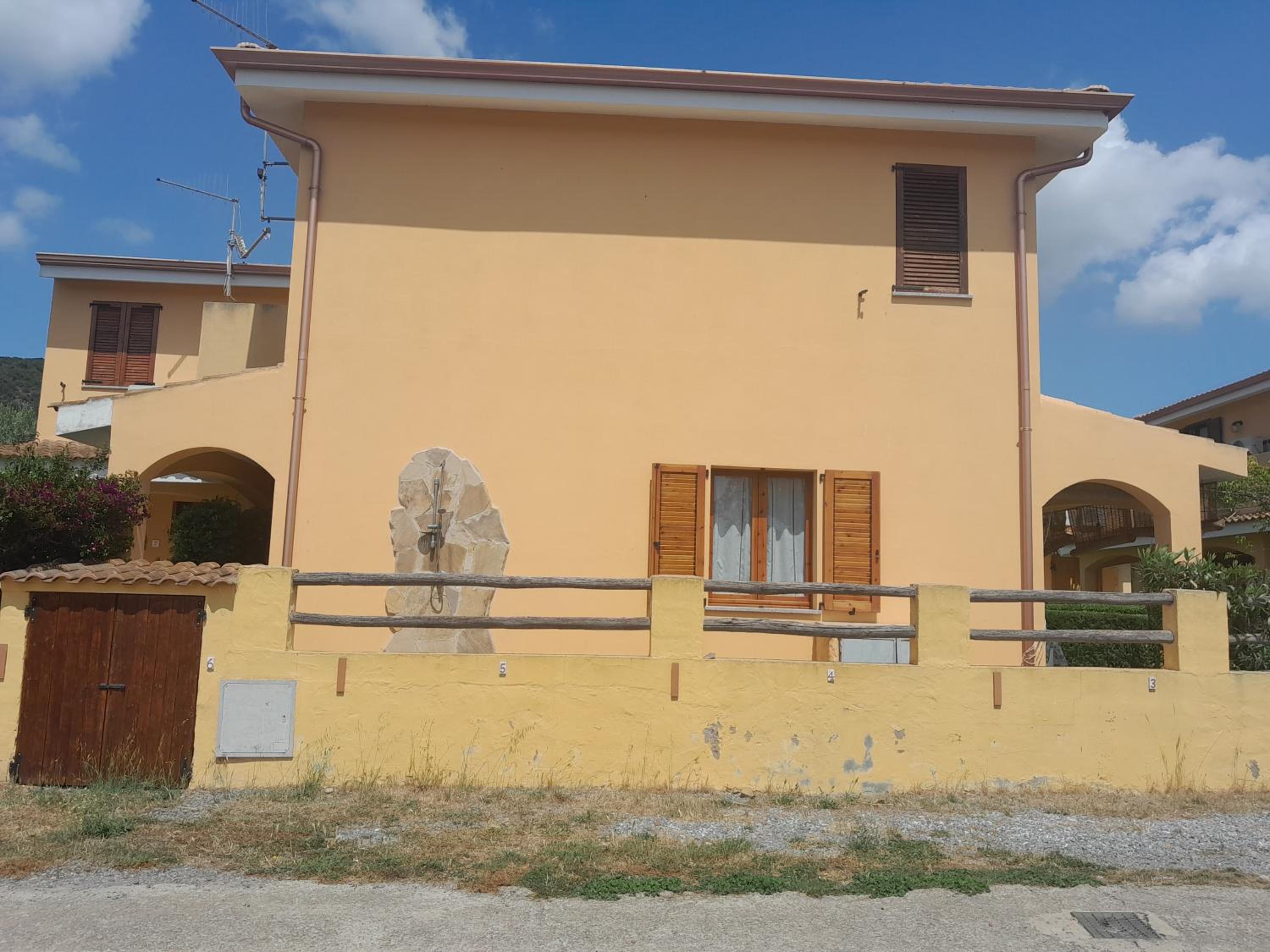 Villa su due livelli super accessoriata view 5