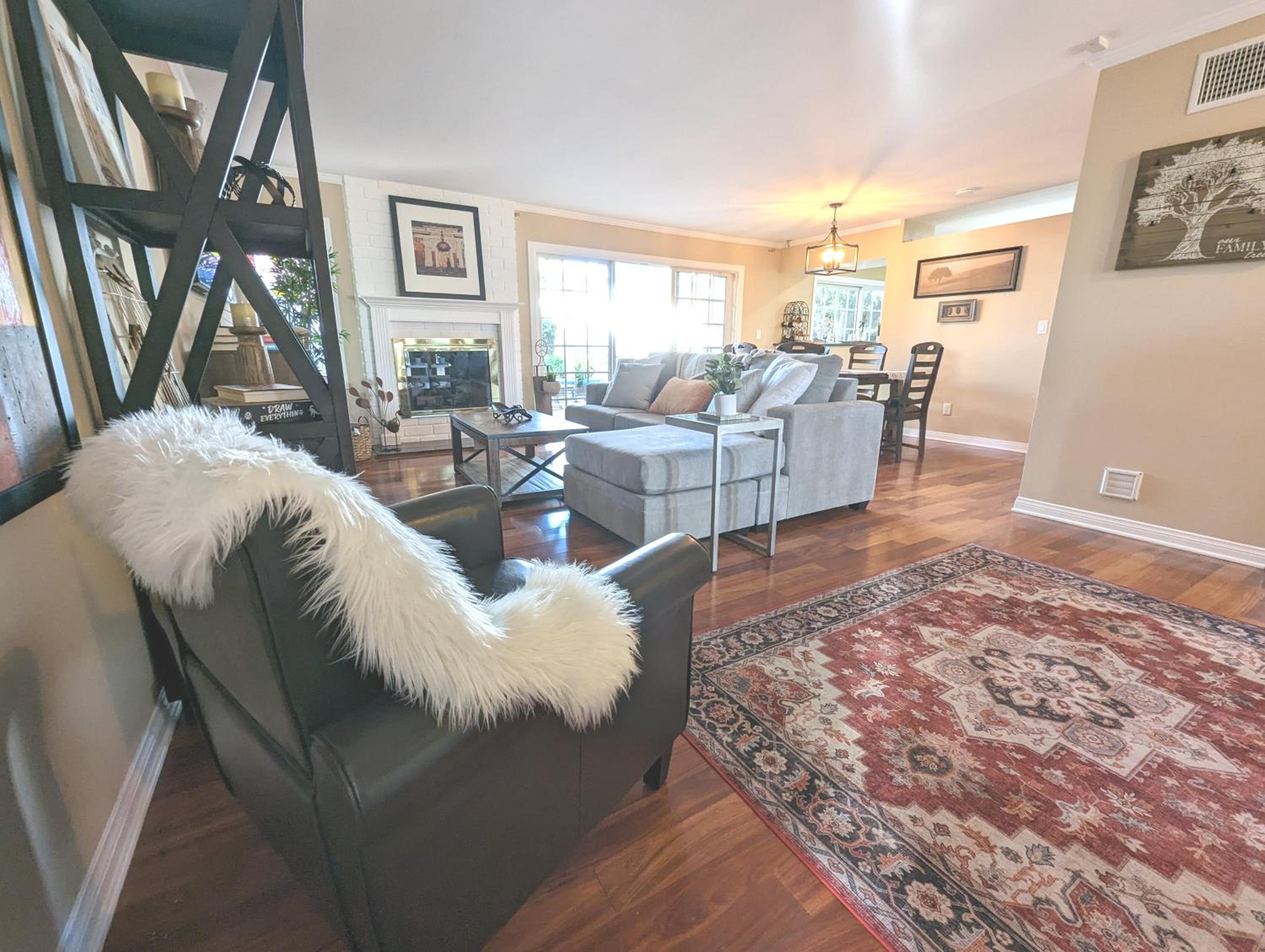 4 BR Encino Home w/ Amazing Yard, Near Everything - Property Image 44