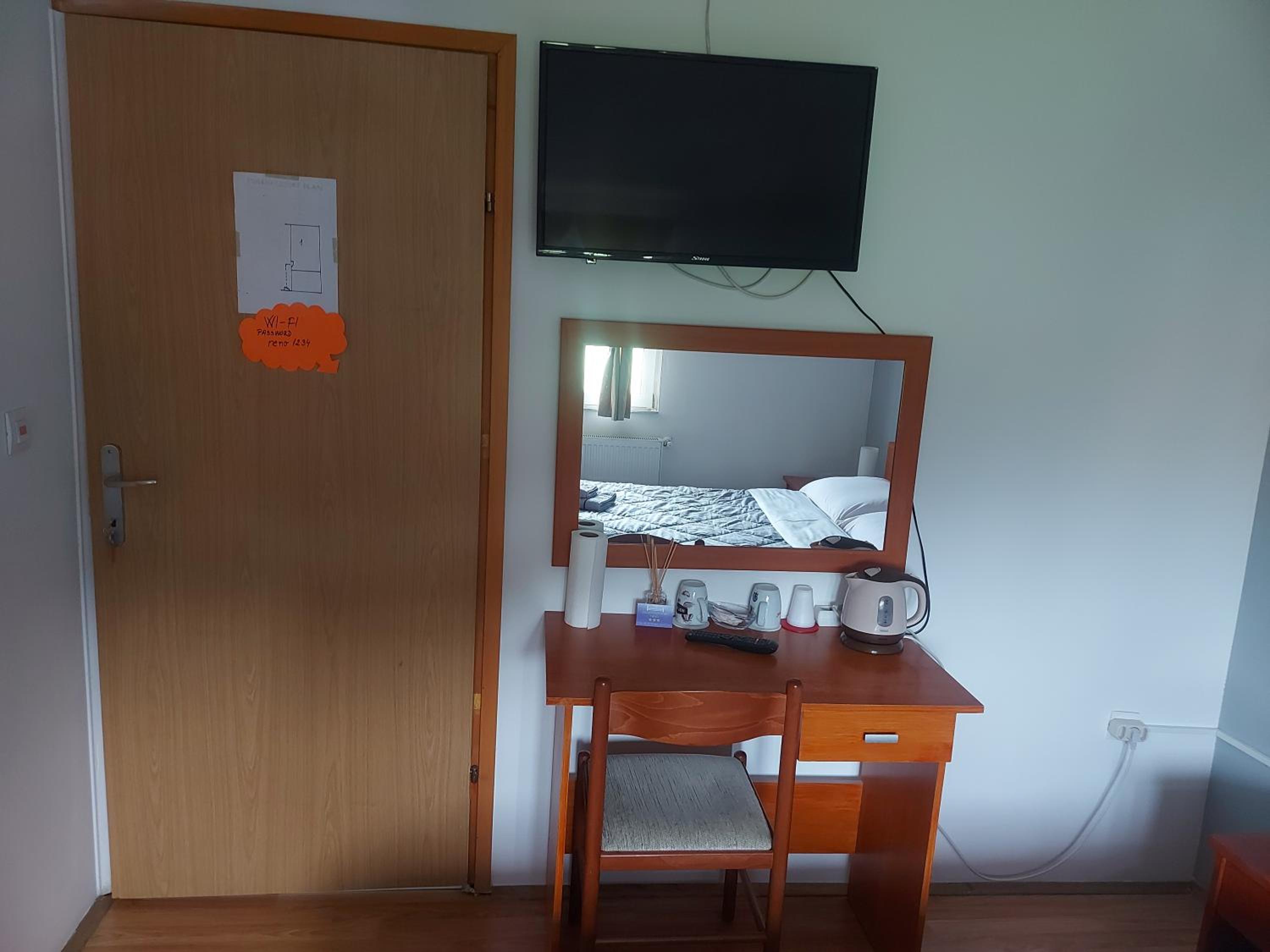 Photo 12