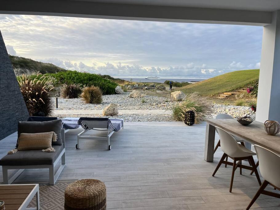 Reef View - Luxury apartment with seaview and pool