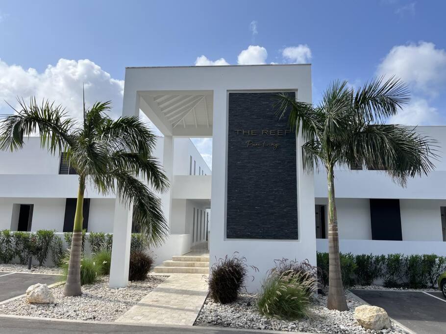Reef View - Luxury apartment with seaview and pool