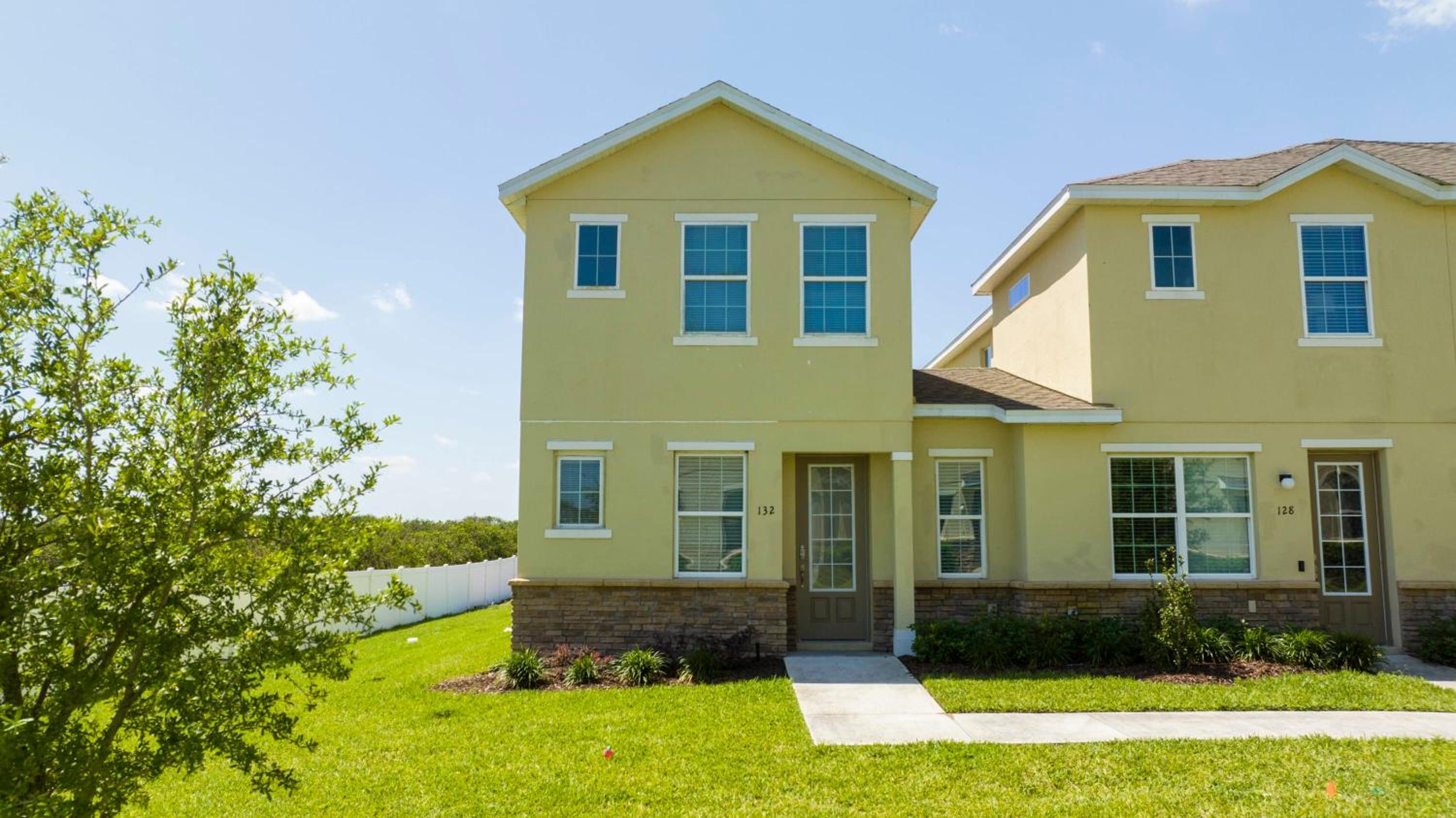 Splendid 4 Bedroom w Pool Close to Disney 132 view 5
