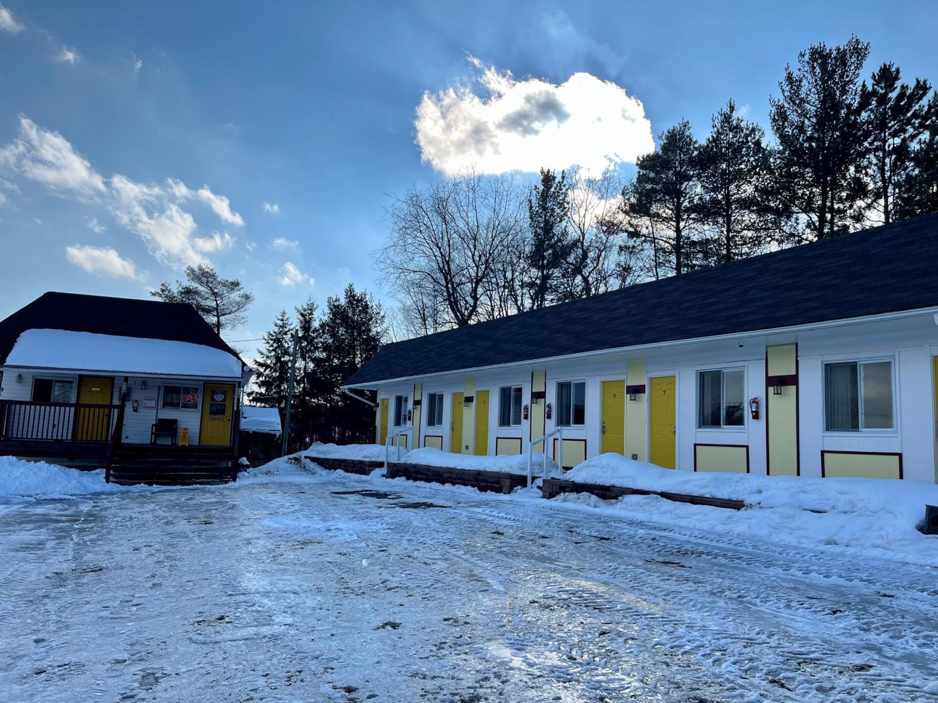 Huntsville Vacations - Skyland Motel Inn  Suites - Property Image 7