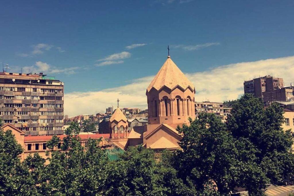 Cozy Apartment on Abovyan street `Superior room`
