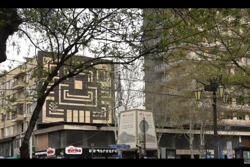 Cozy Apartment on Abovyan street `Superior room`