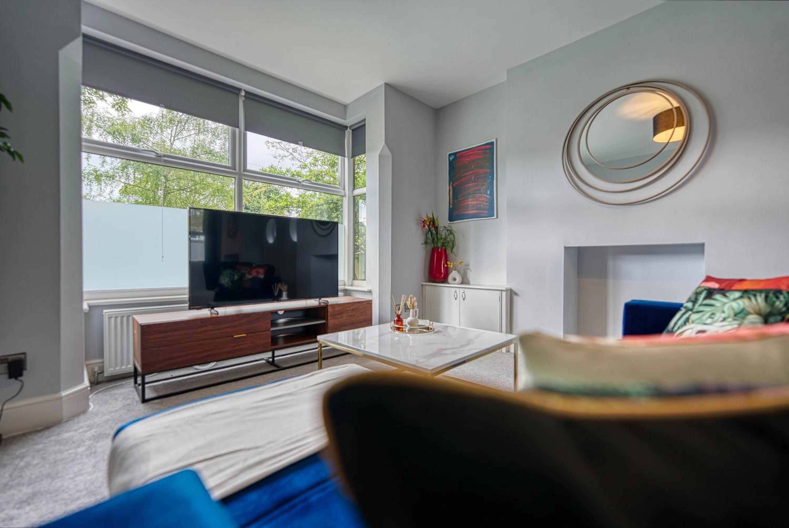 Spacious House in Nottingham - Sleeps 16 view 2