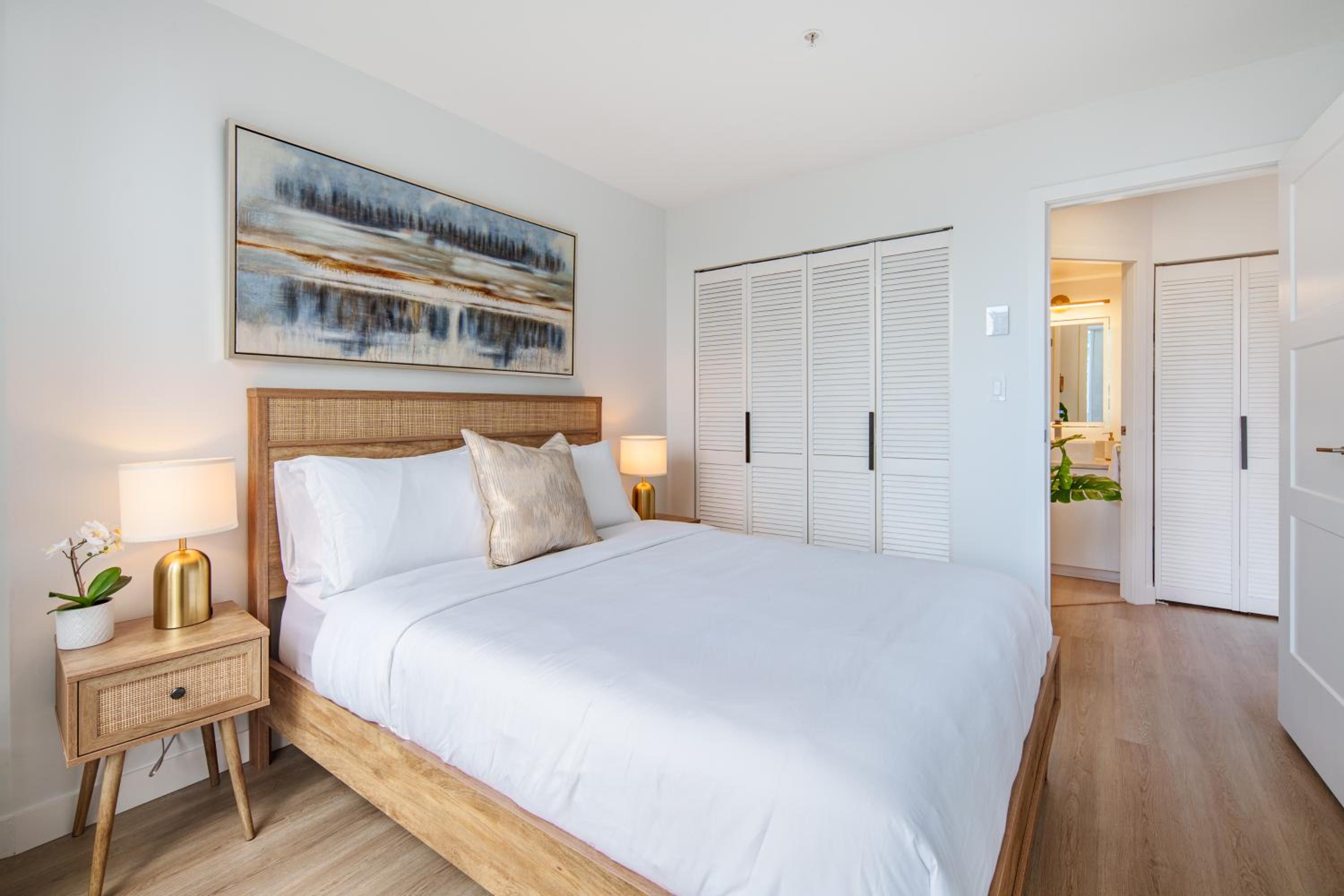 Best Location Downtown Chic Suites