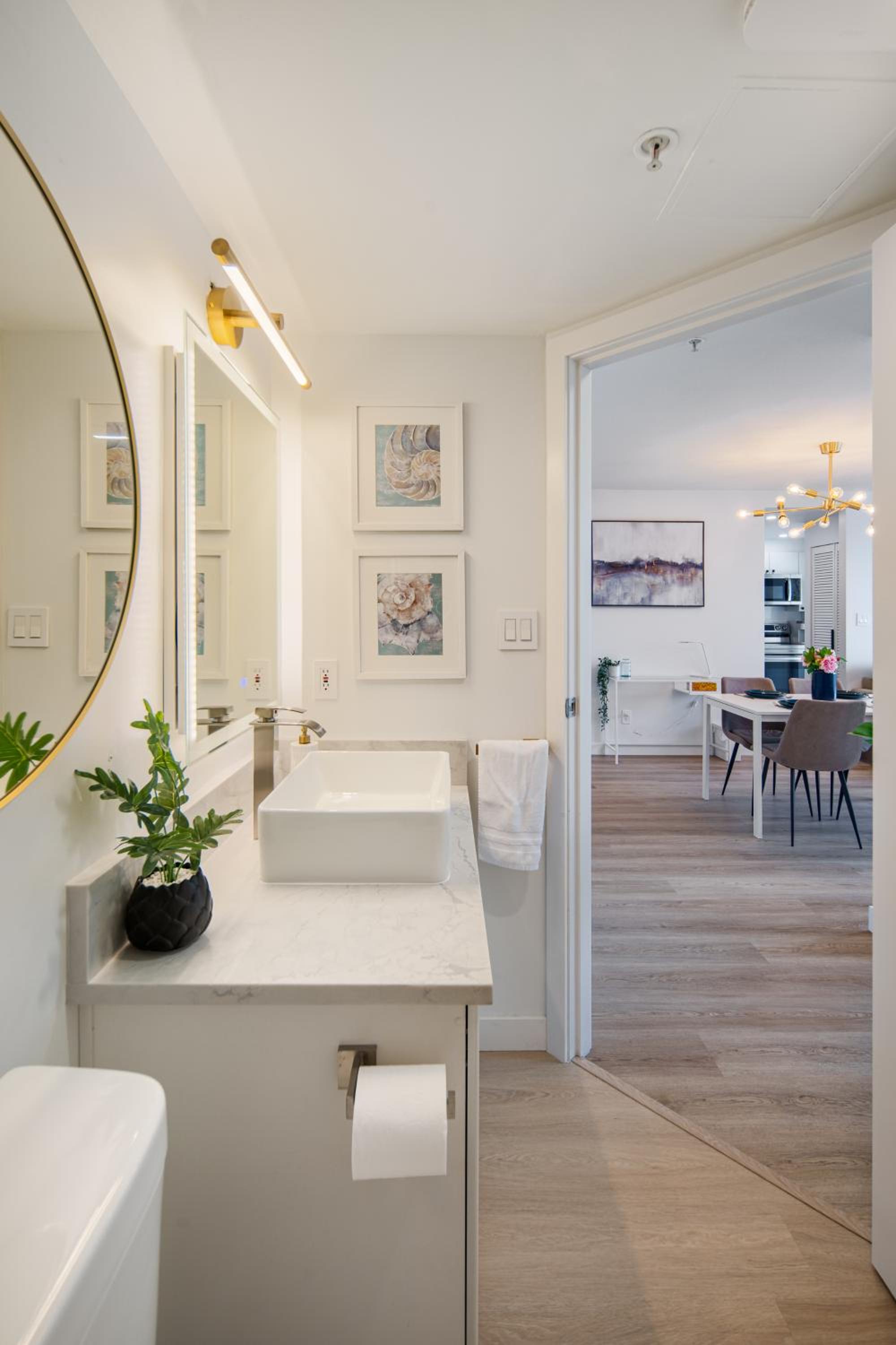 Best Location Downtown Chic Suites